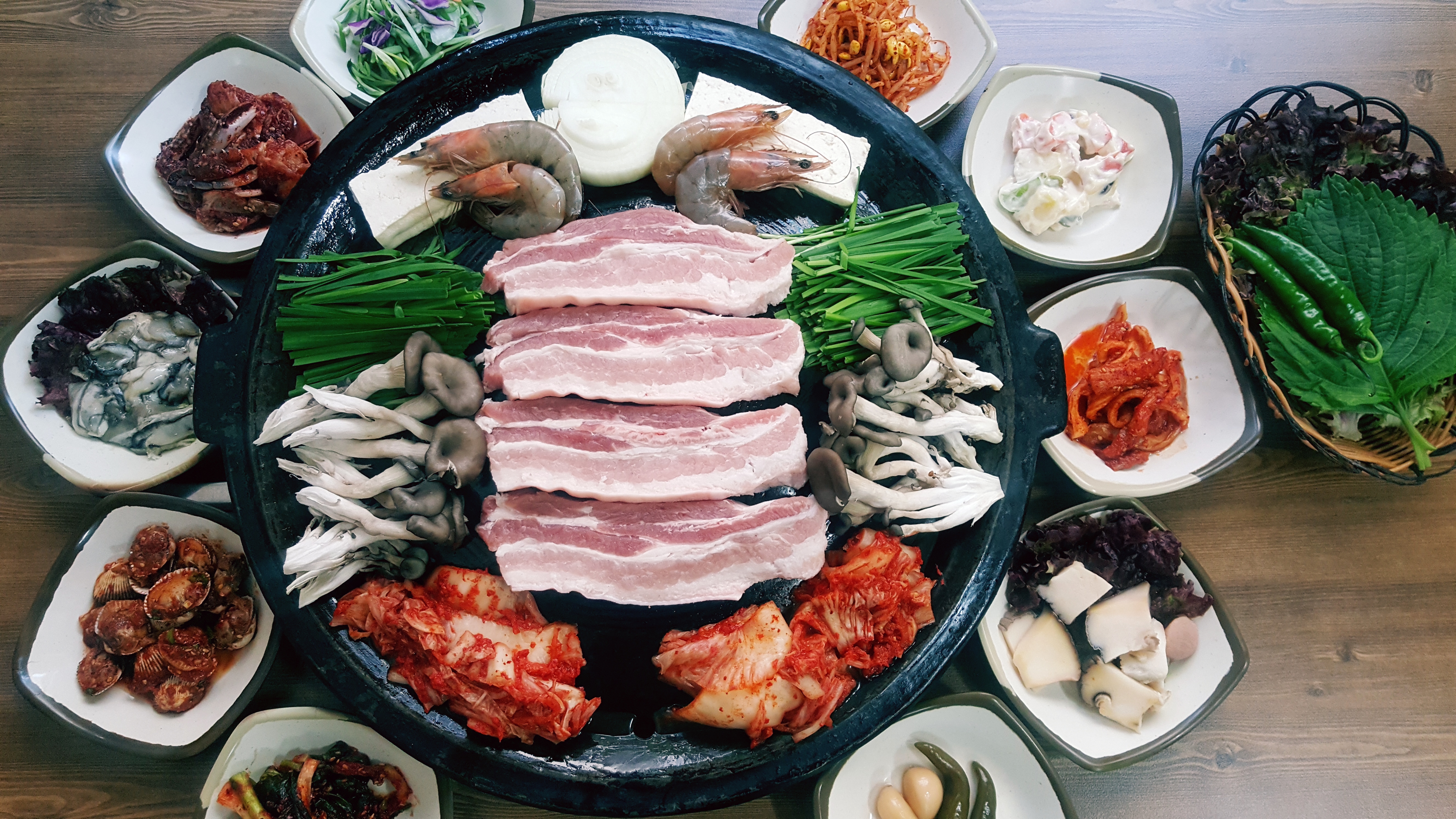 시골솥뚜껑생삼겹살