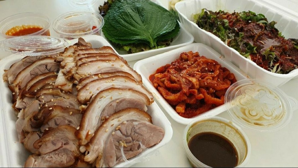 꽃돼지보쌈