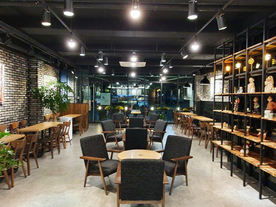커피홀 충주호암지점