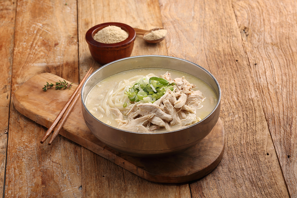 들깨 닭칼국수