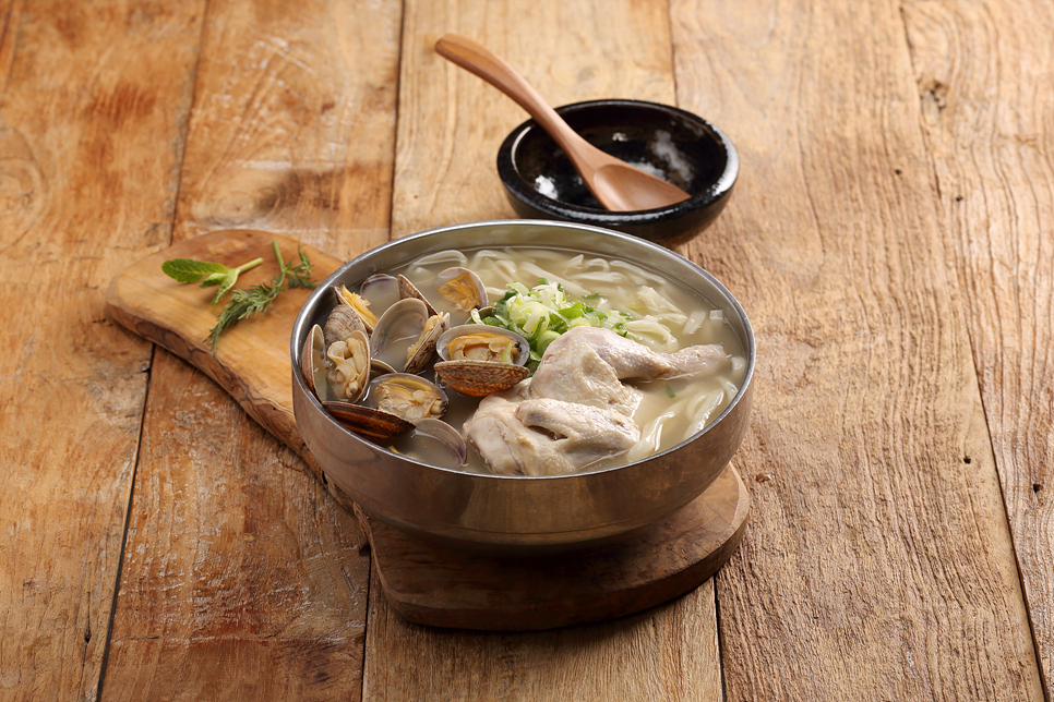 닭칼국수