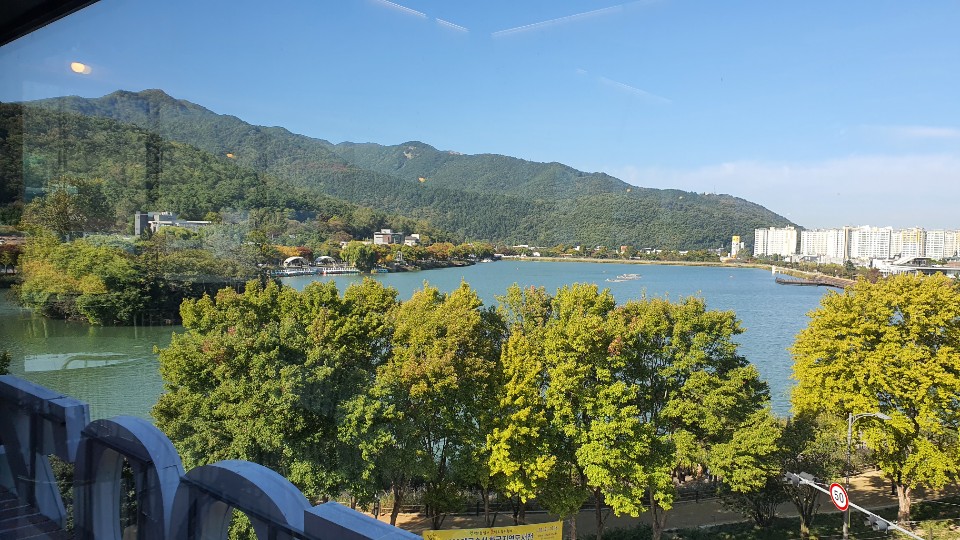 우즈베이커리카페수성호수점
