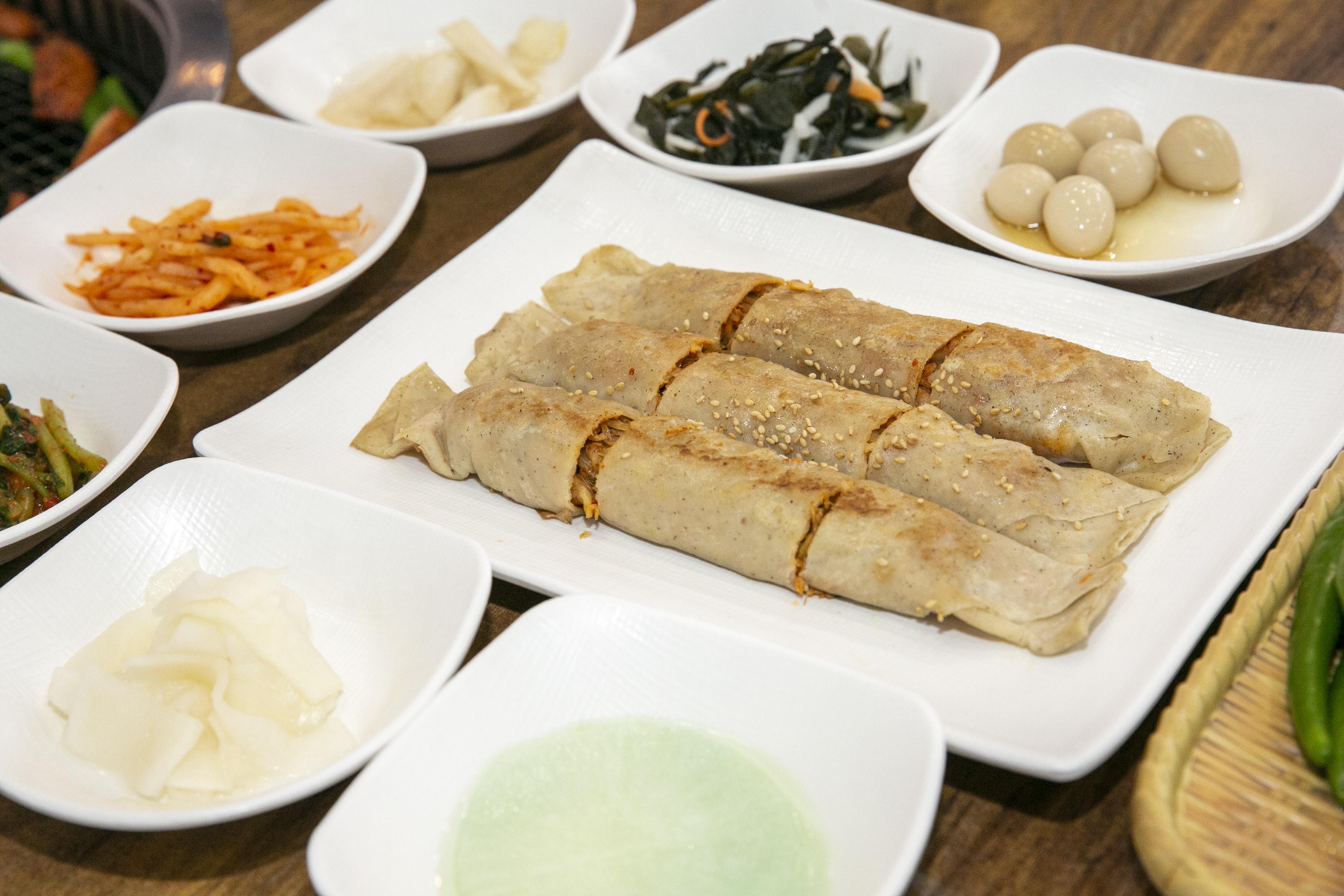 사랑굿숯불닭갈비와막국수 1호점