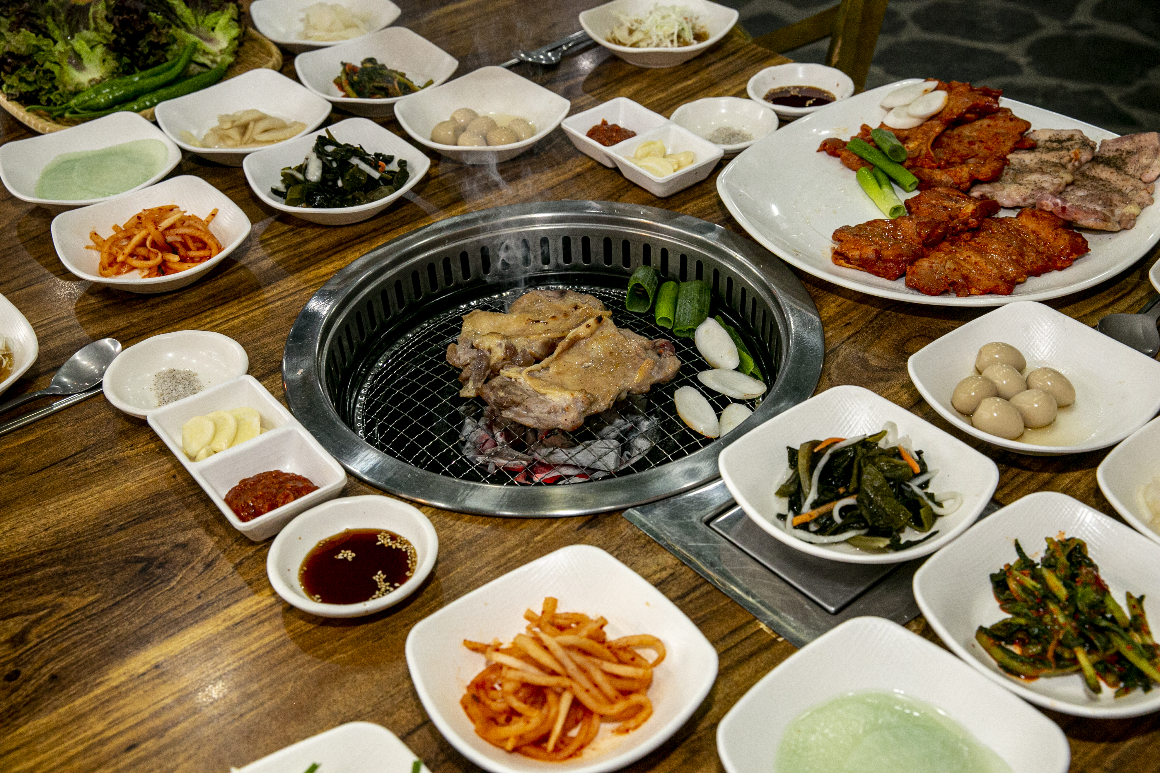 사랑굿숯불닭갈비와막국수 1호점