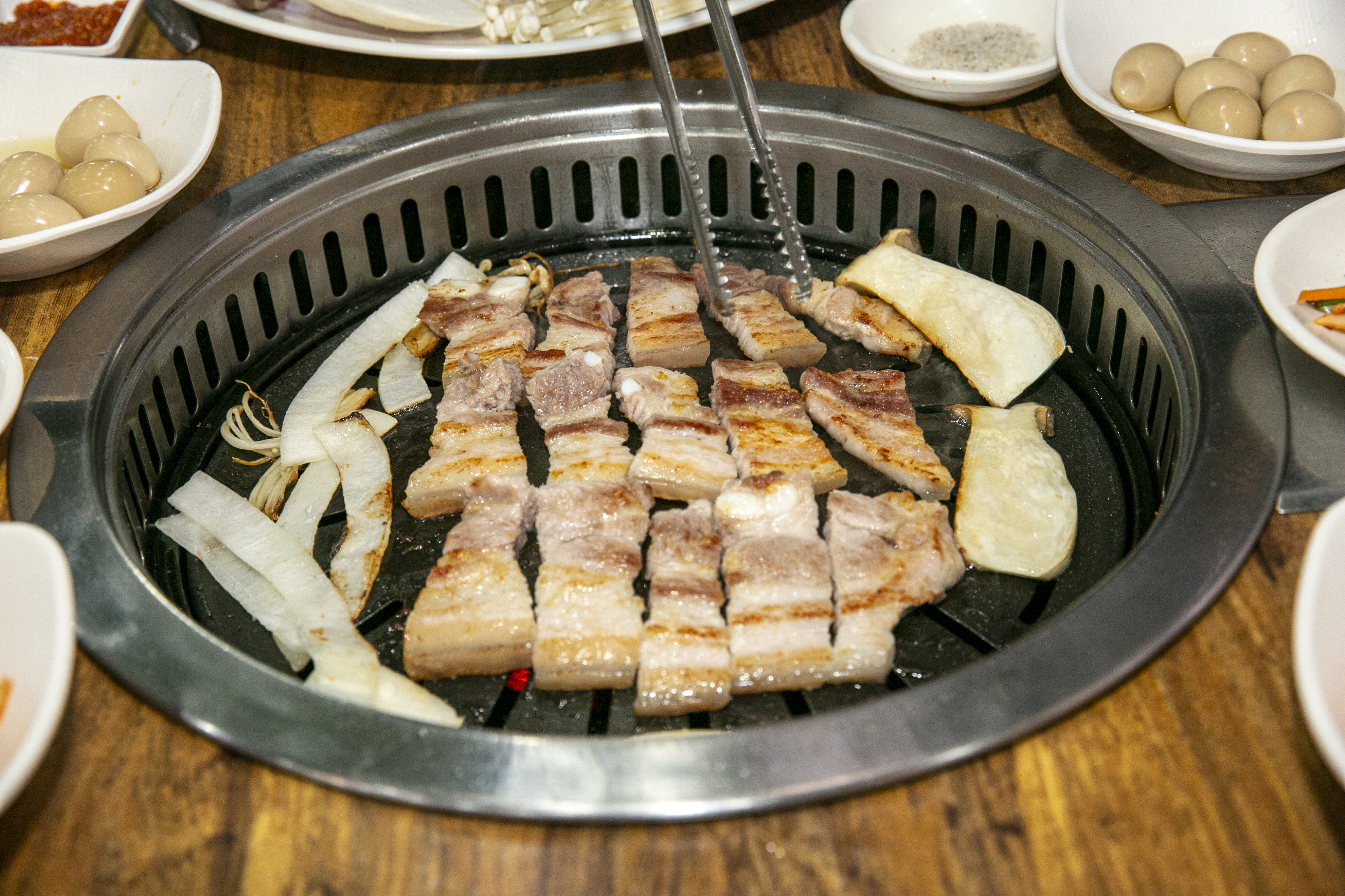 사랑굿숯불닭갈비와막국수 1호점