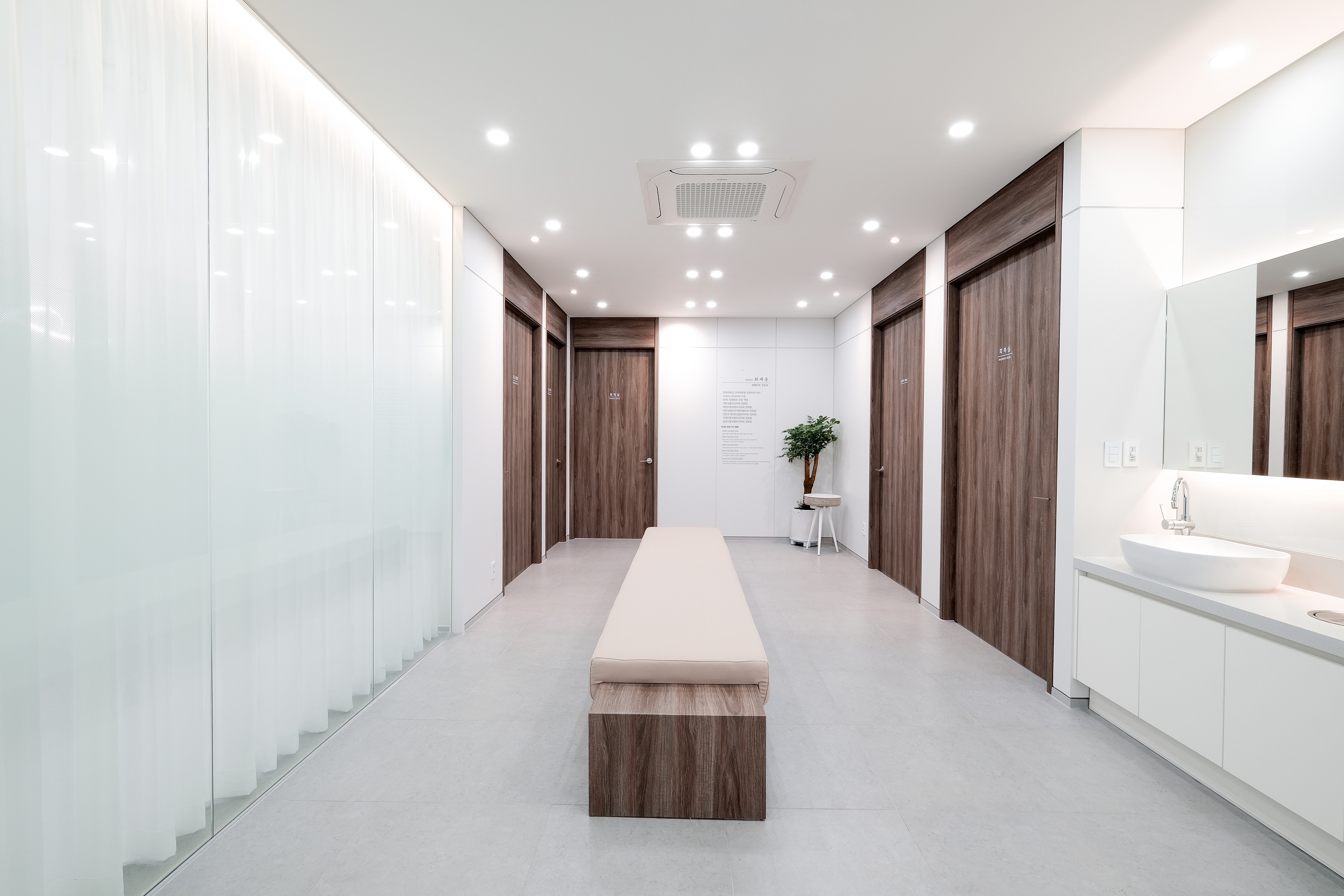 연세로운성형외과의원 대표 이미지