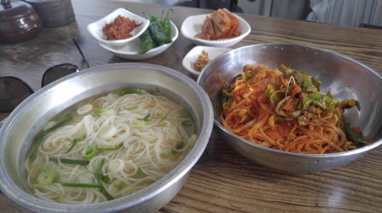 아줌마국수집