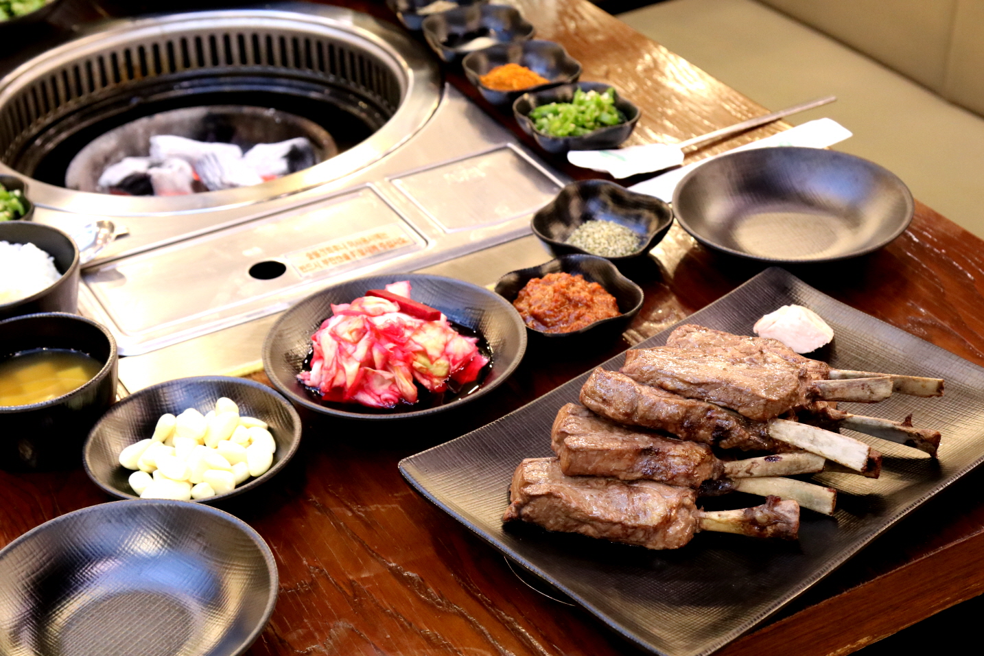 꼬미양 양갈비 참숯구이