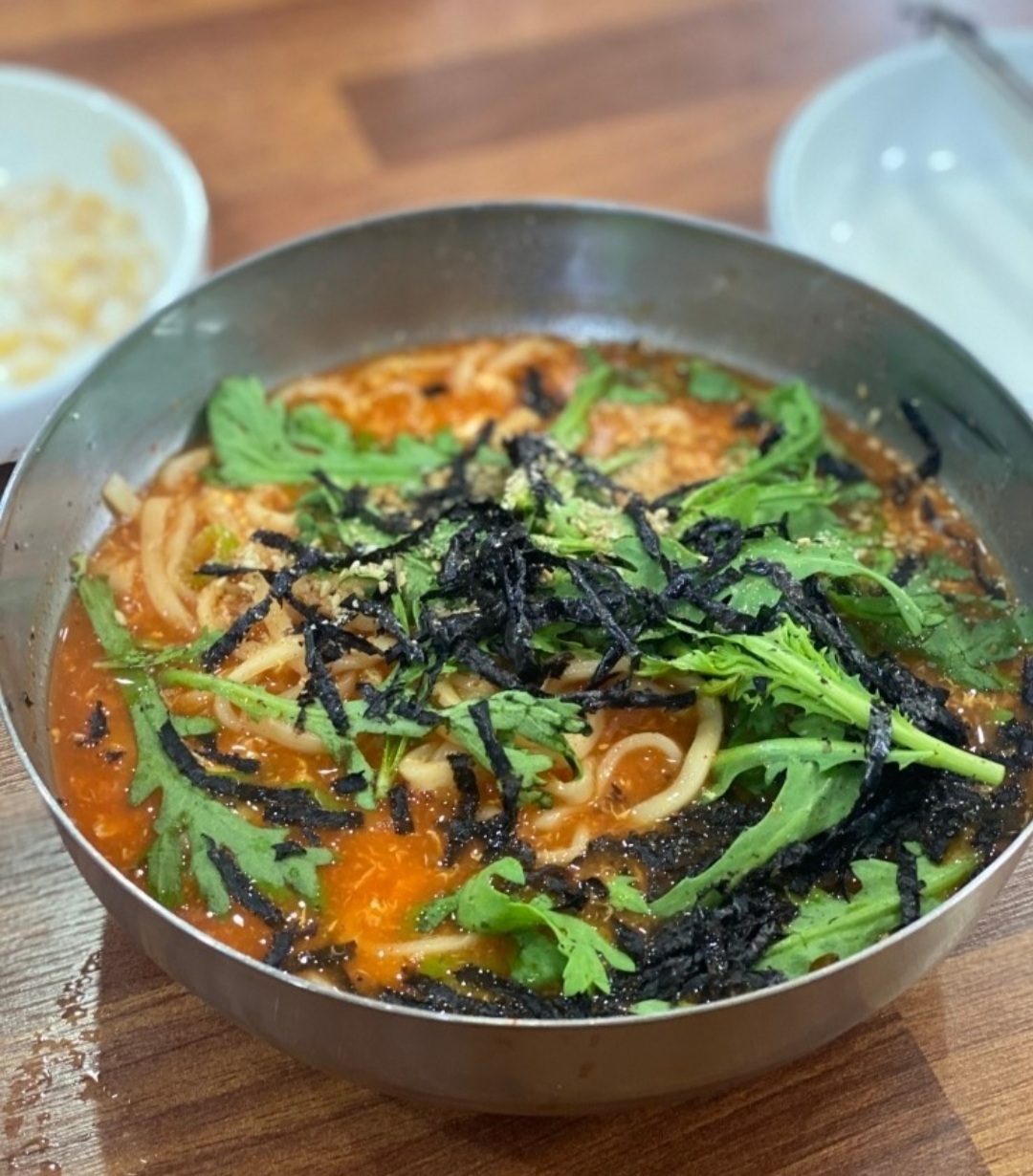 공주얼큰이칼국수쭈꾸미족발 신성점