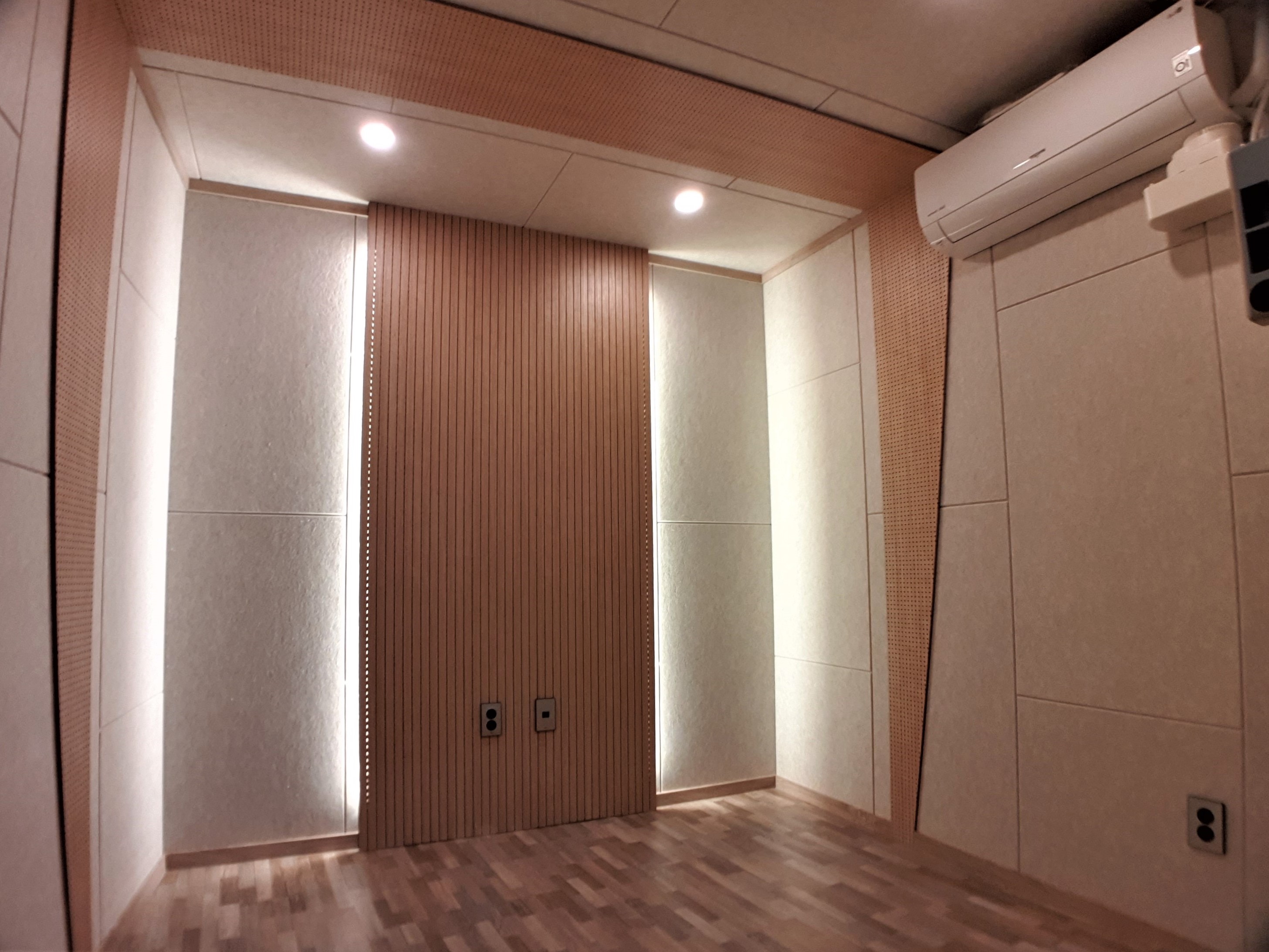 1번째 스튜디오 사진