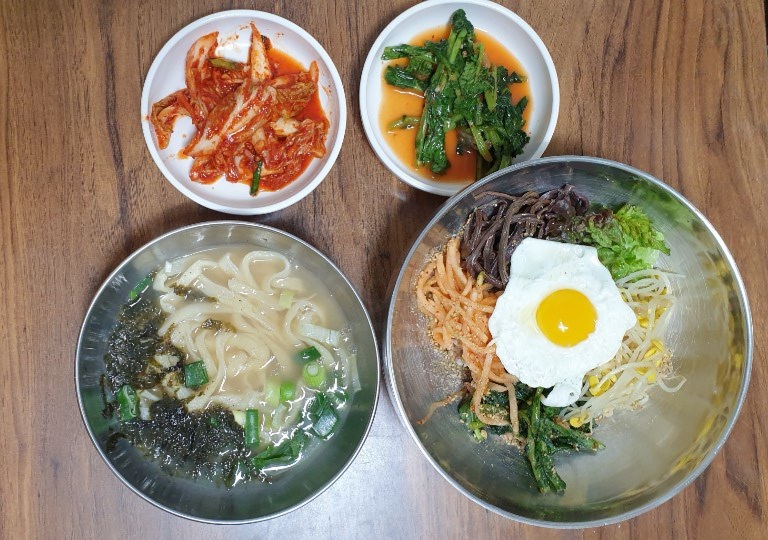 박가네 보리밥.손칼국수