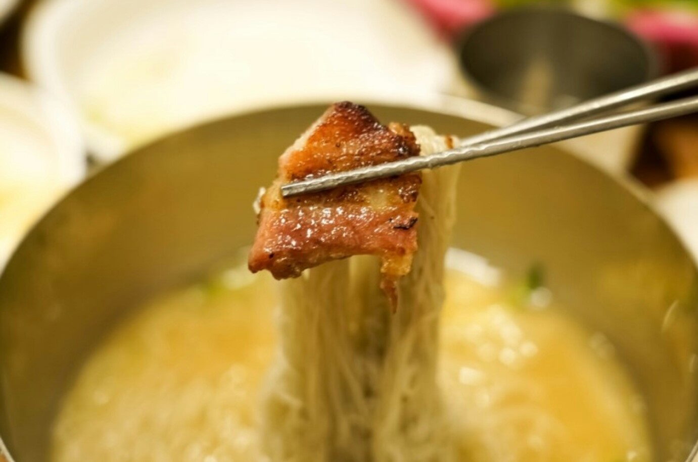 Cold noodles in broth