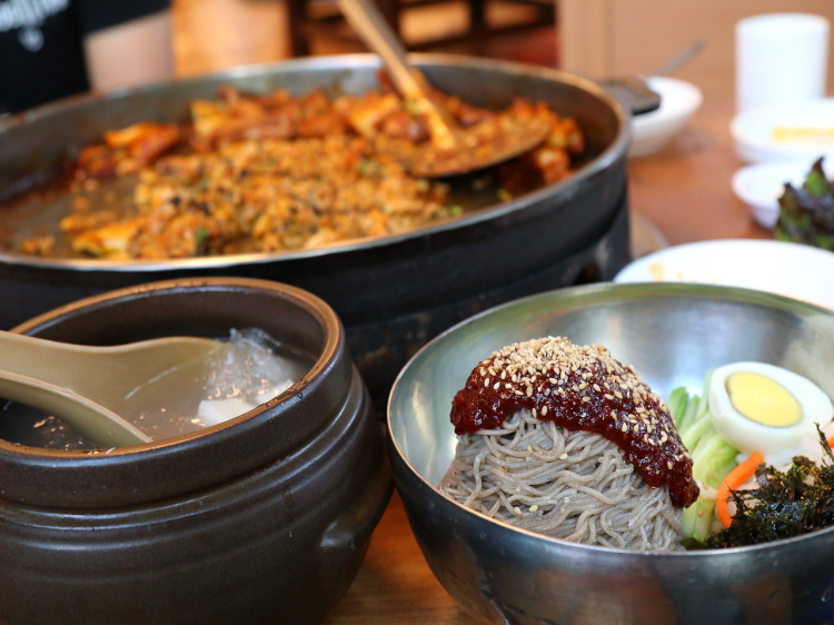청평호반닭갈비막국수 청평본점 사진 4