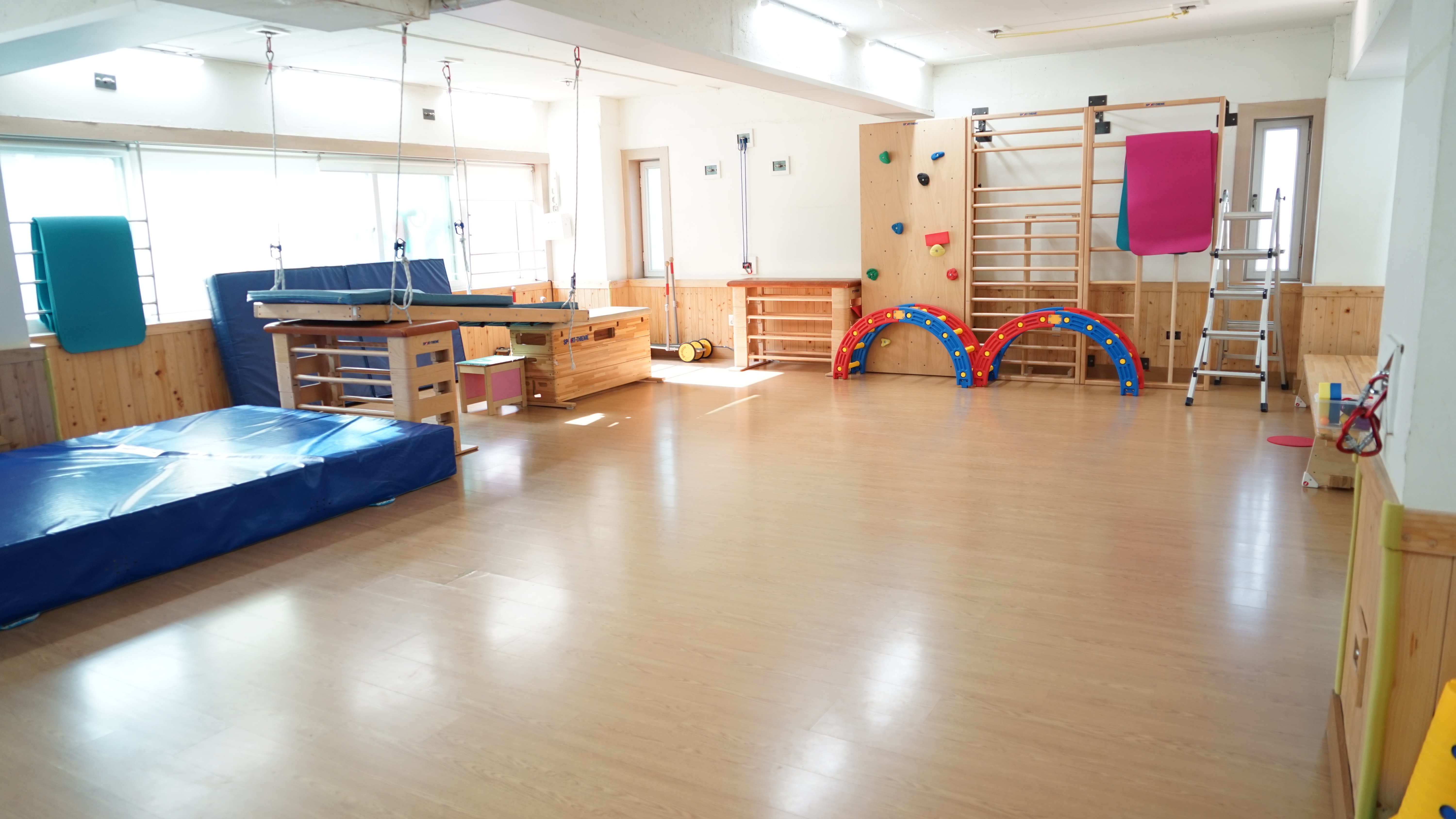 더아이다움 대표 이미지