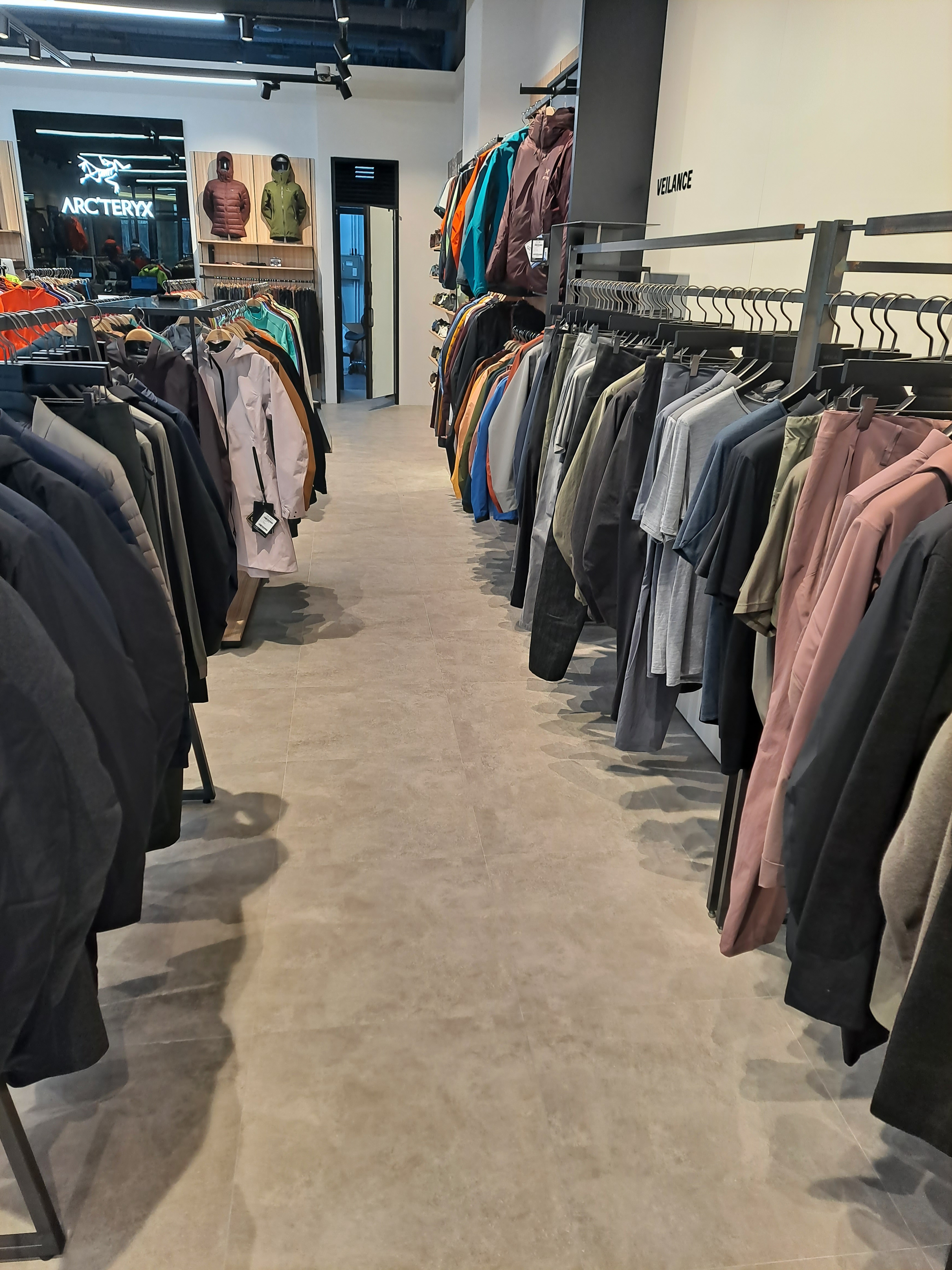 아크테릭스 현대프리미엄아울렛 대전점 대표 이미지