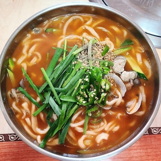 비오네손칼국수