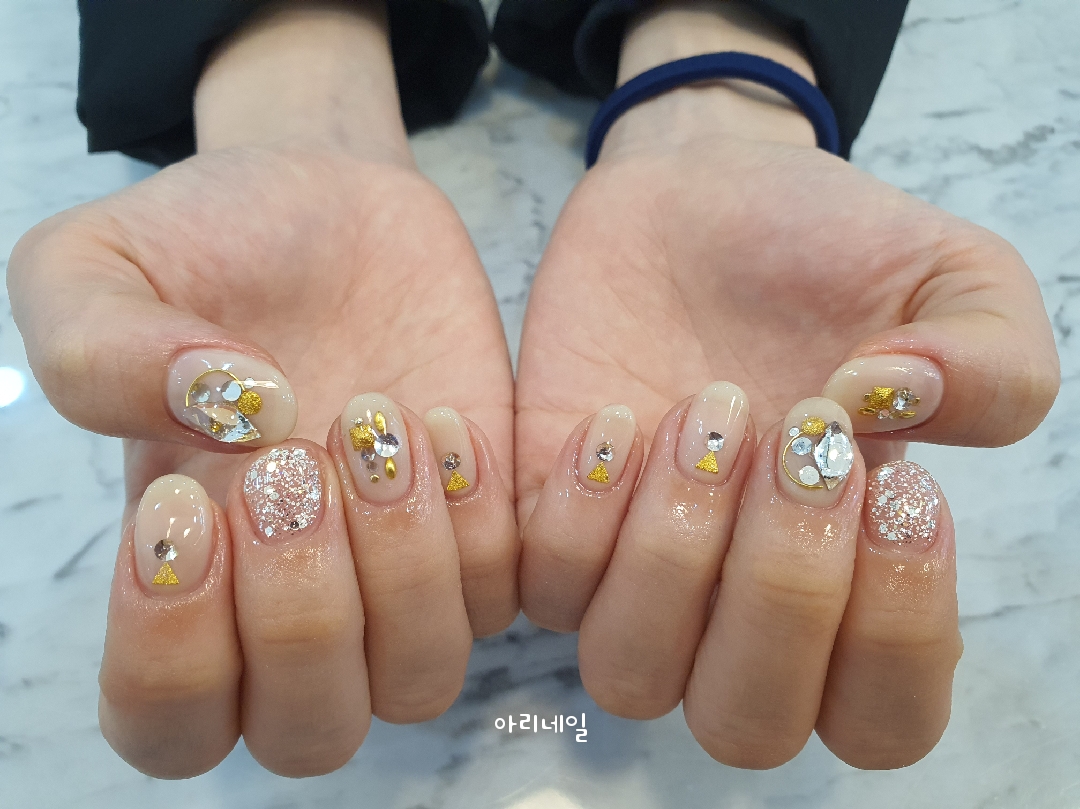 봄 네일