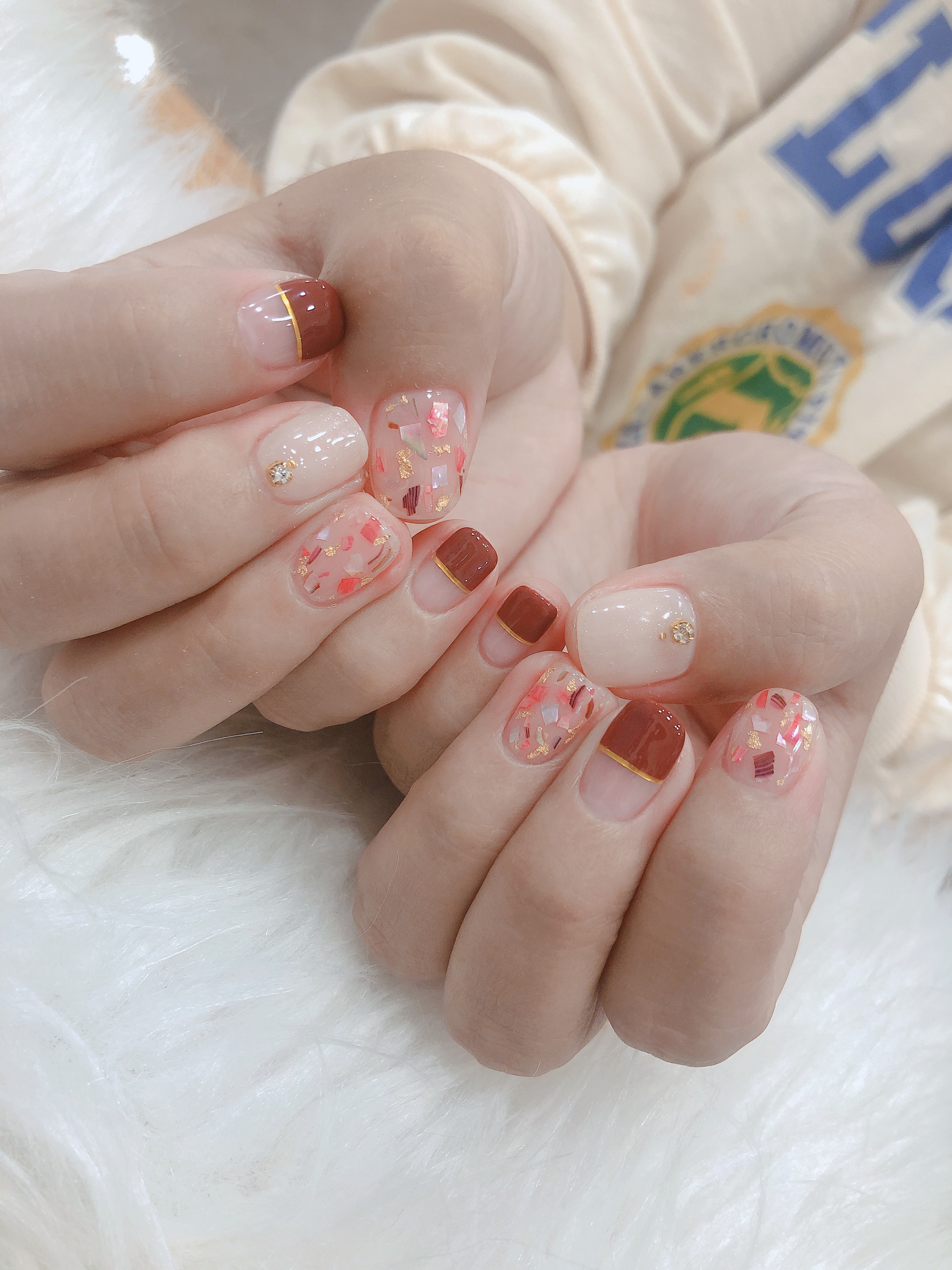 반하다네일