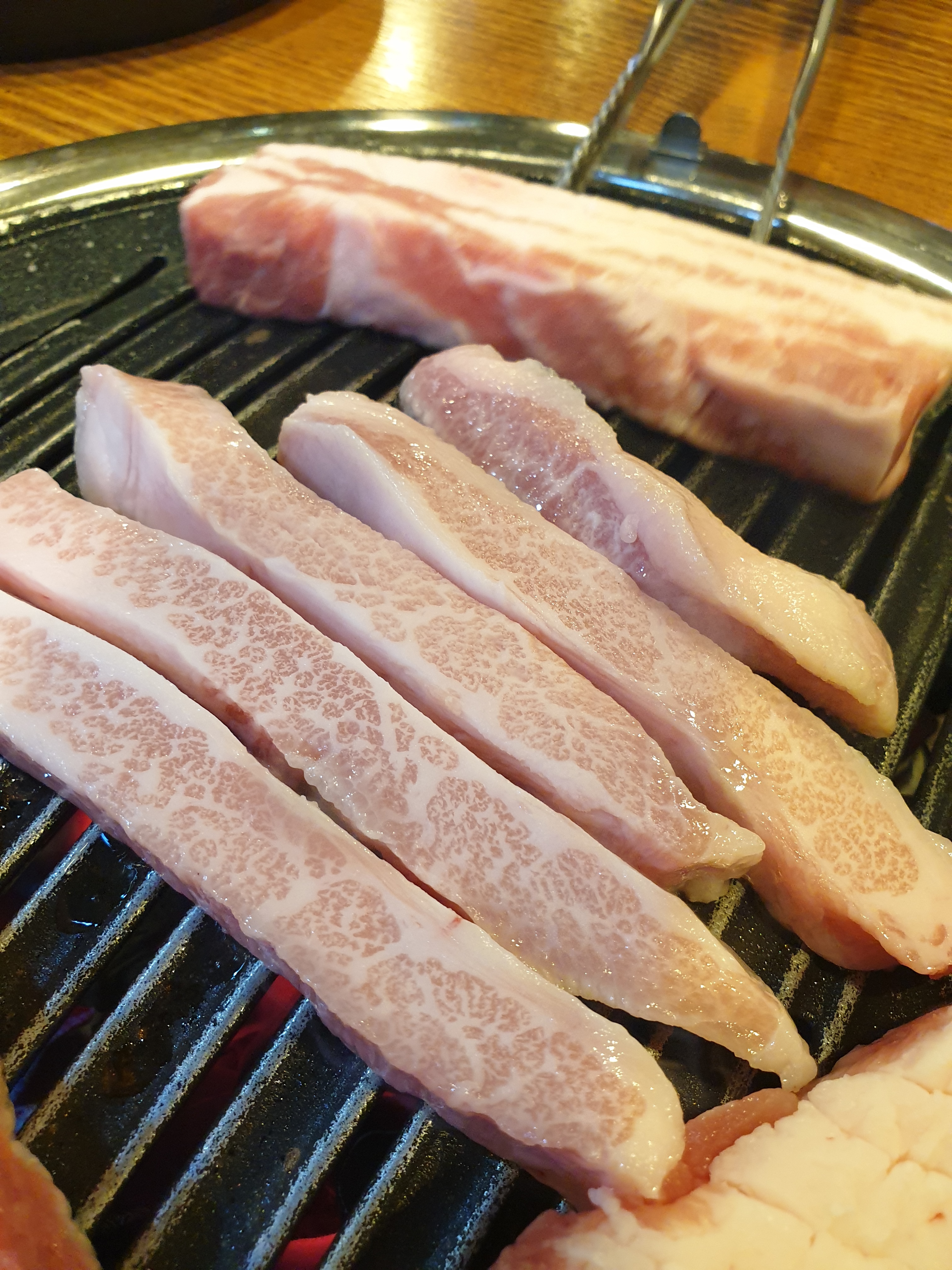 한돈참숯꼬기북삼점