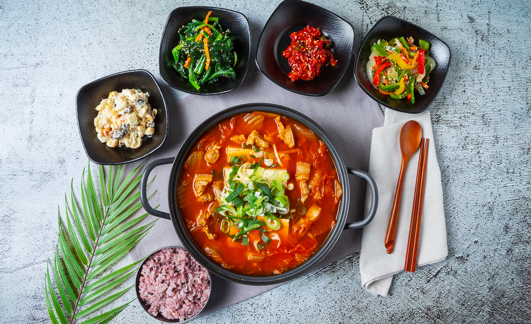 나음명품김치찌개전문점