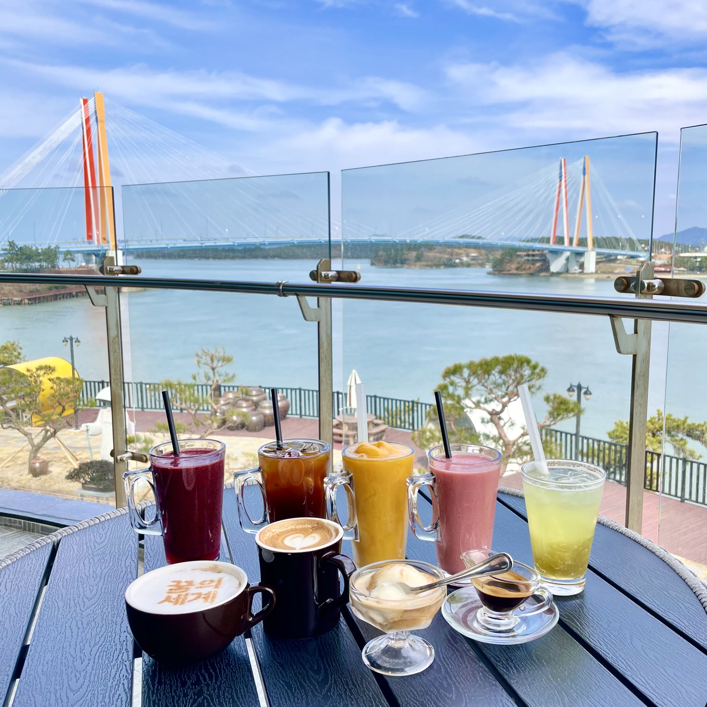 OCEAN VIEW 꿈의세계카페