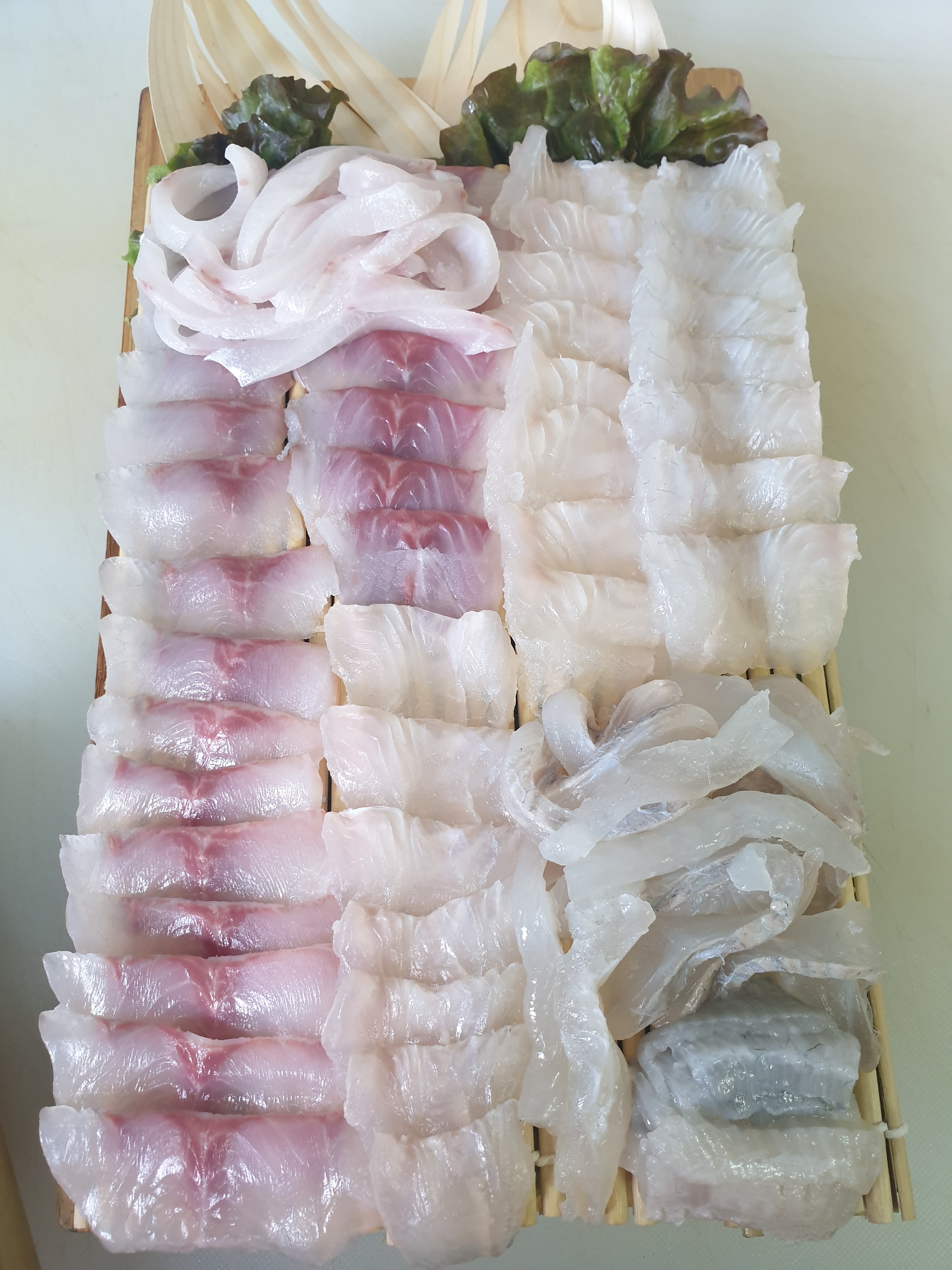 오도털보명인물회. 회식당