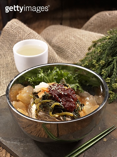 삼삼오오