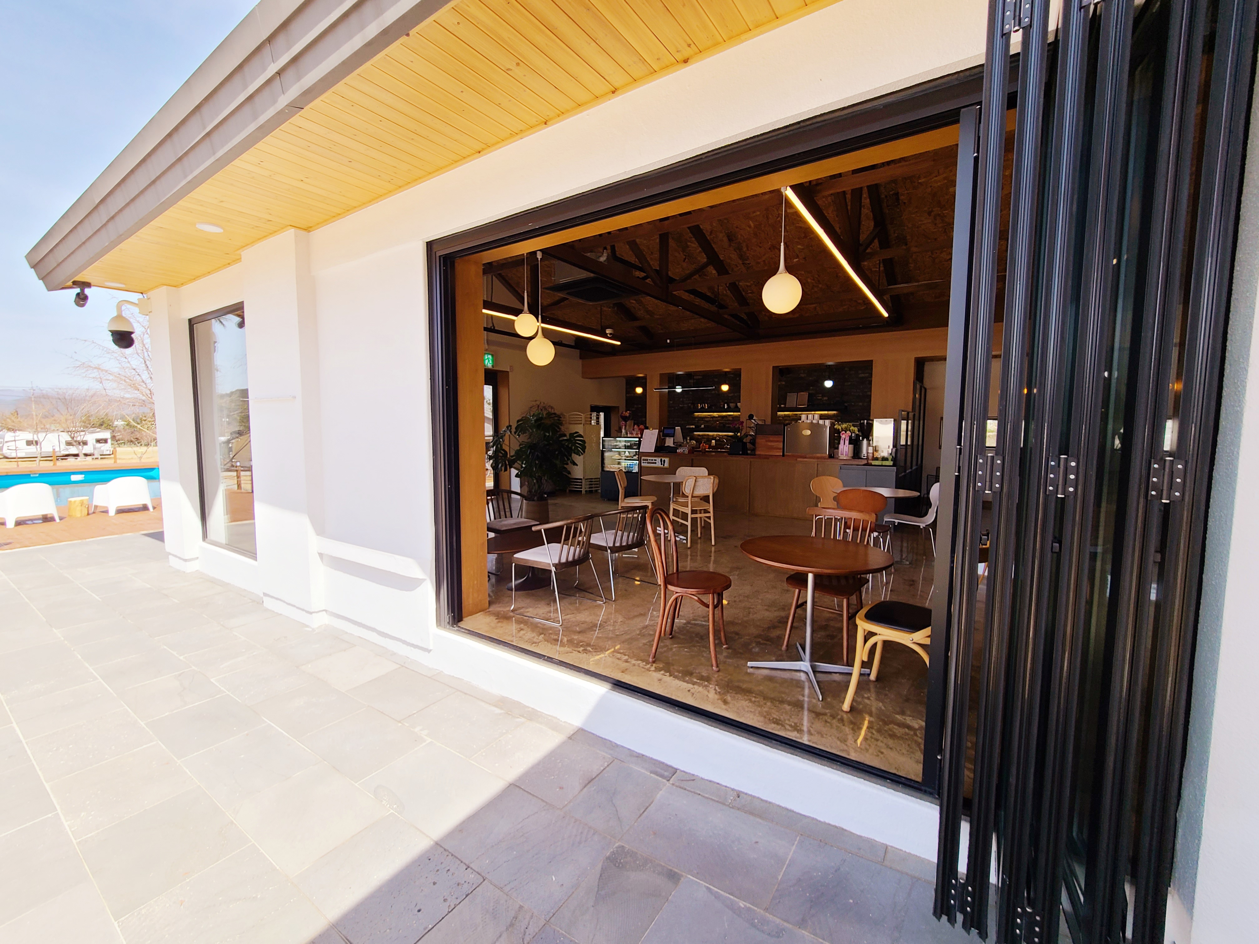 슬로우위켄드SLOWWEEKEND CAFE
