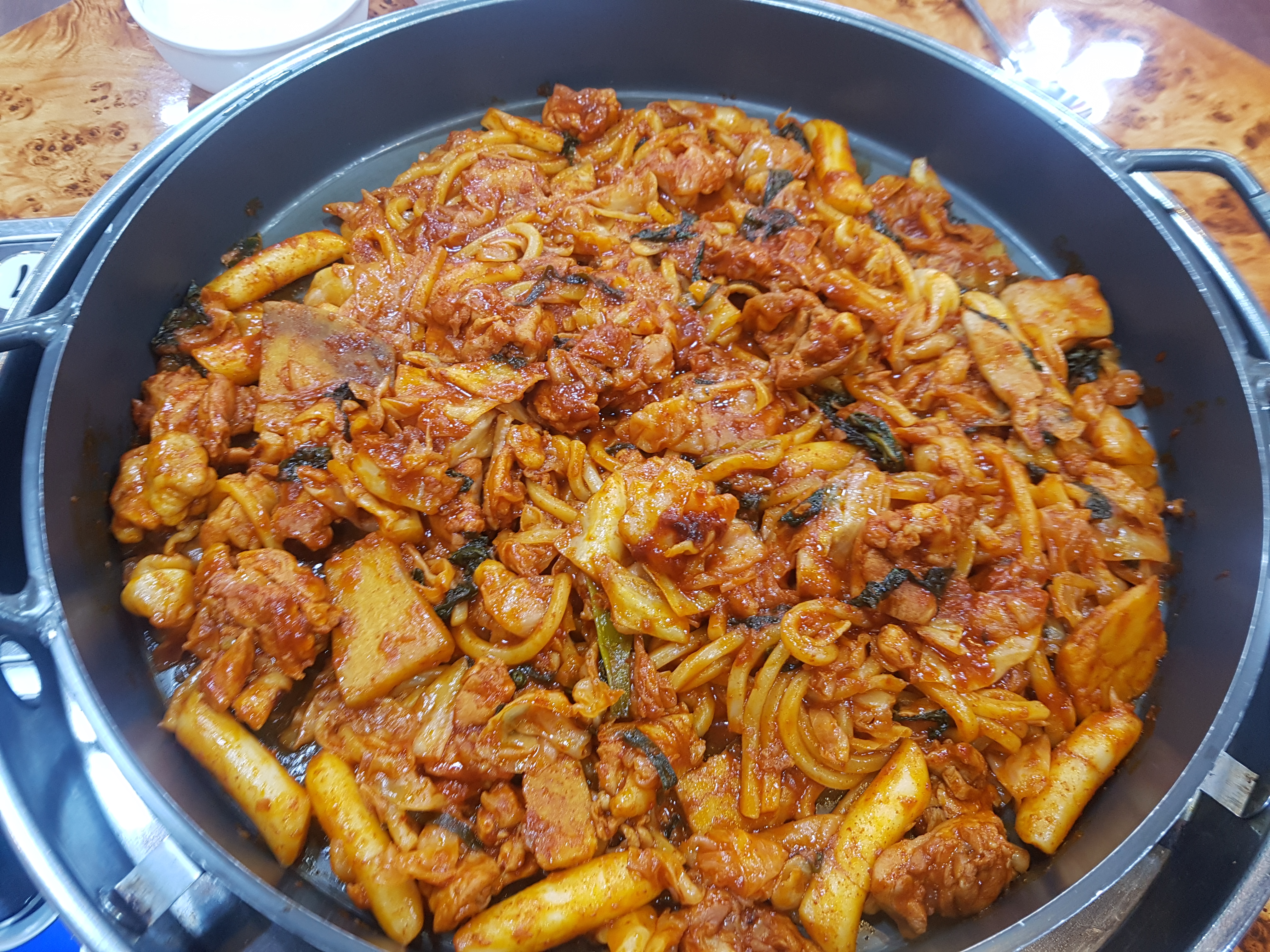 중화호반닭갈비막국수 신내점