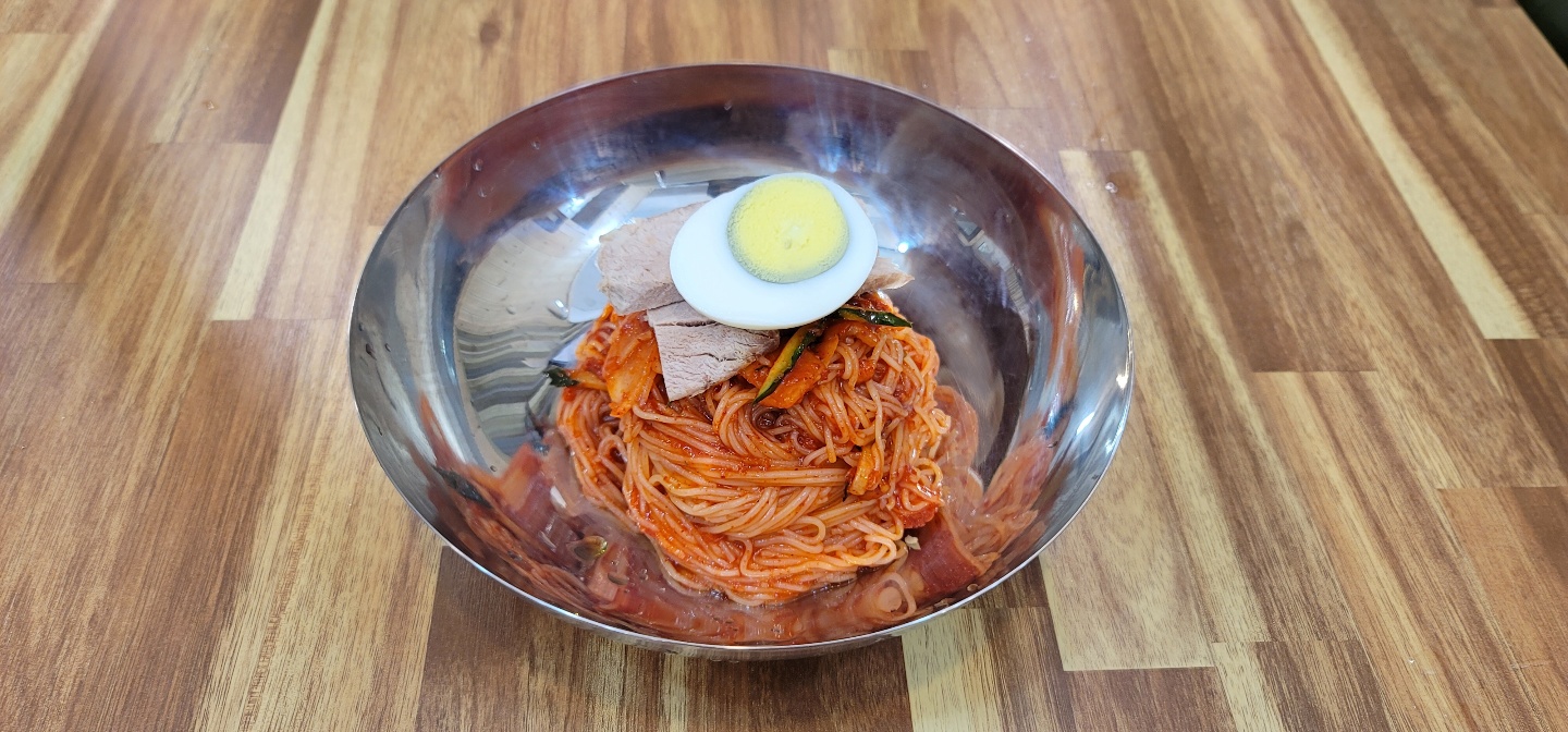 사철밀면