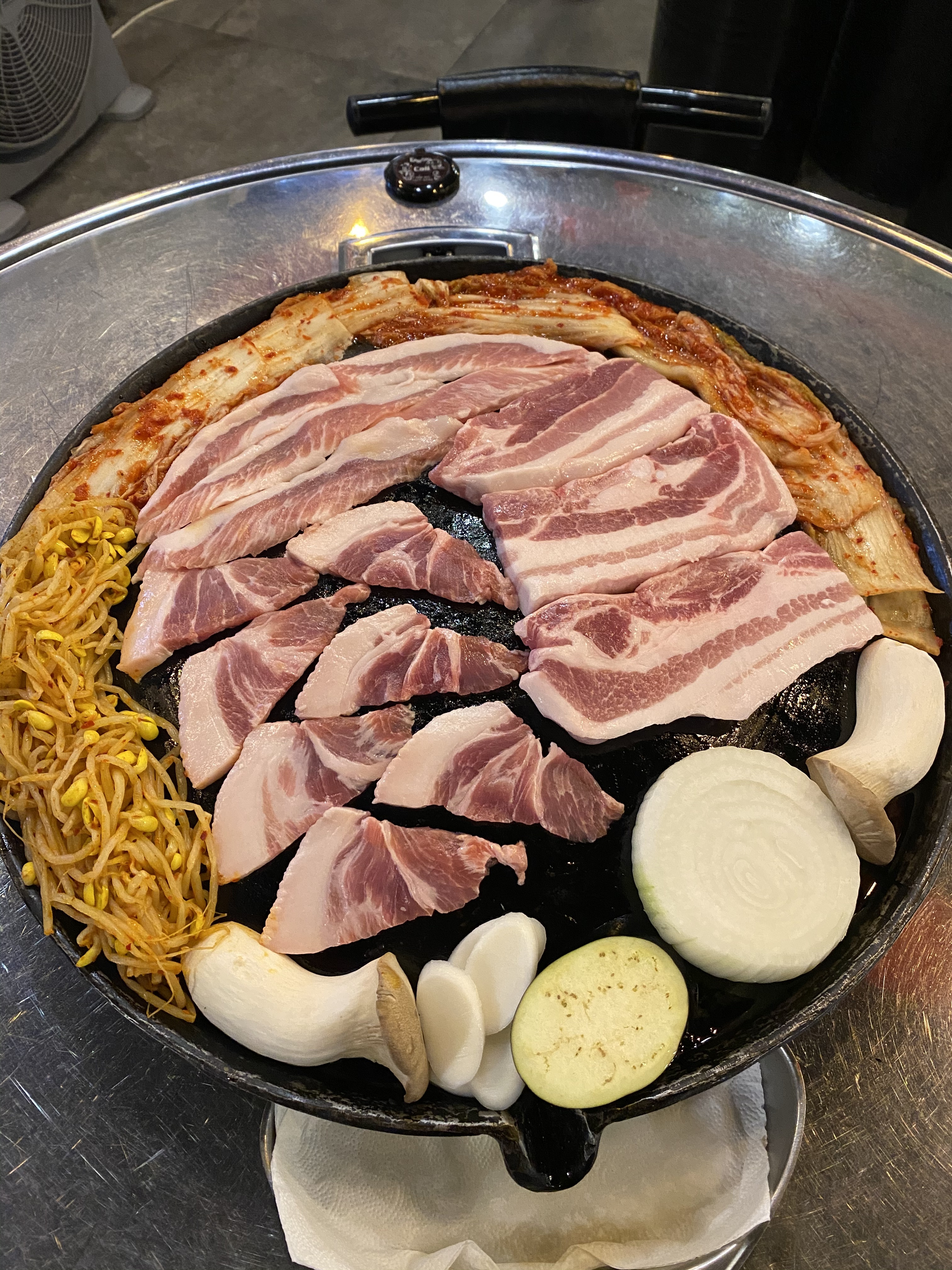 낭만솥뚜껑 여의도점