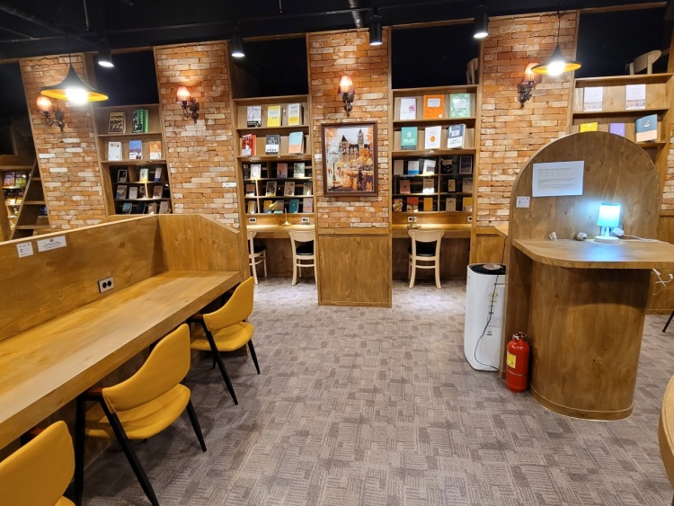 커피랑도서관 군포당정역점