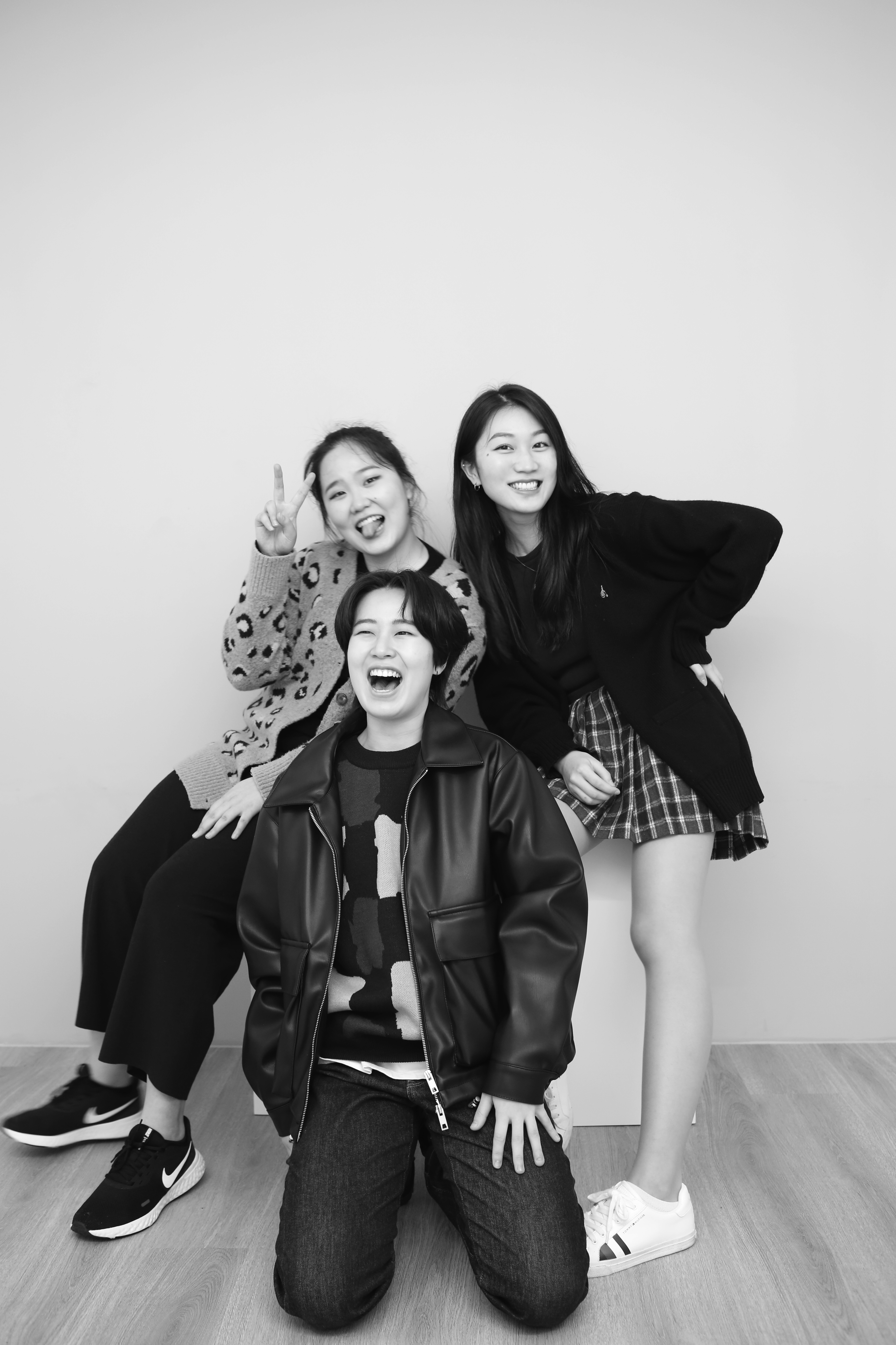 홍대 셀프사진관 데이트코스 흑백공간