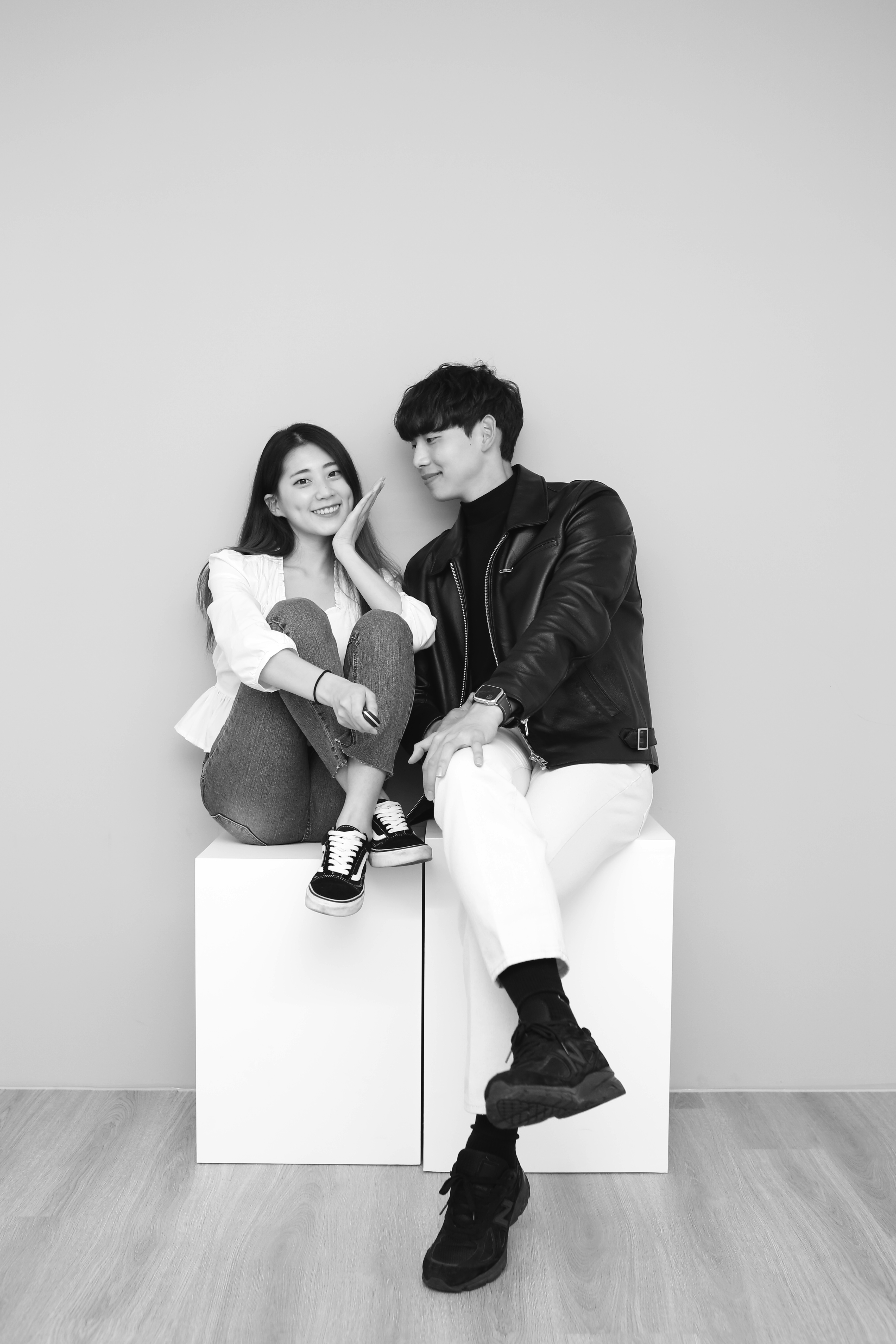 홍대 셀프사진관 데이트코스 흑백공간