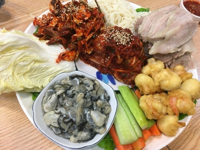 장군보쌈족발 모란점