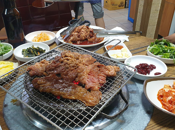 꿀꿀이석쇠숯불구이