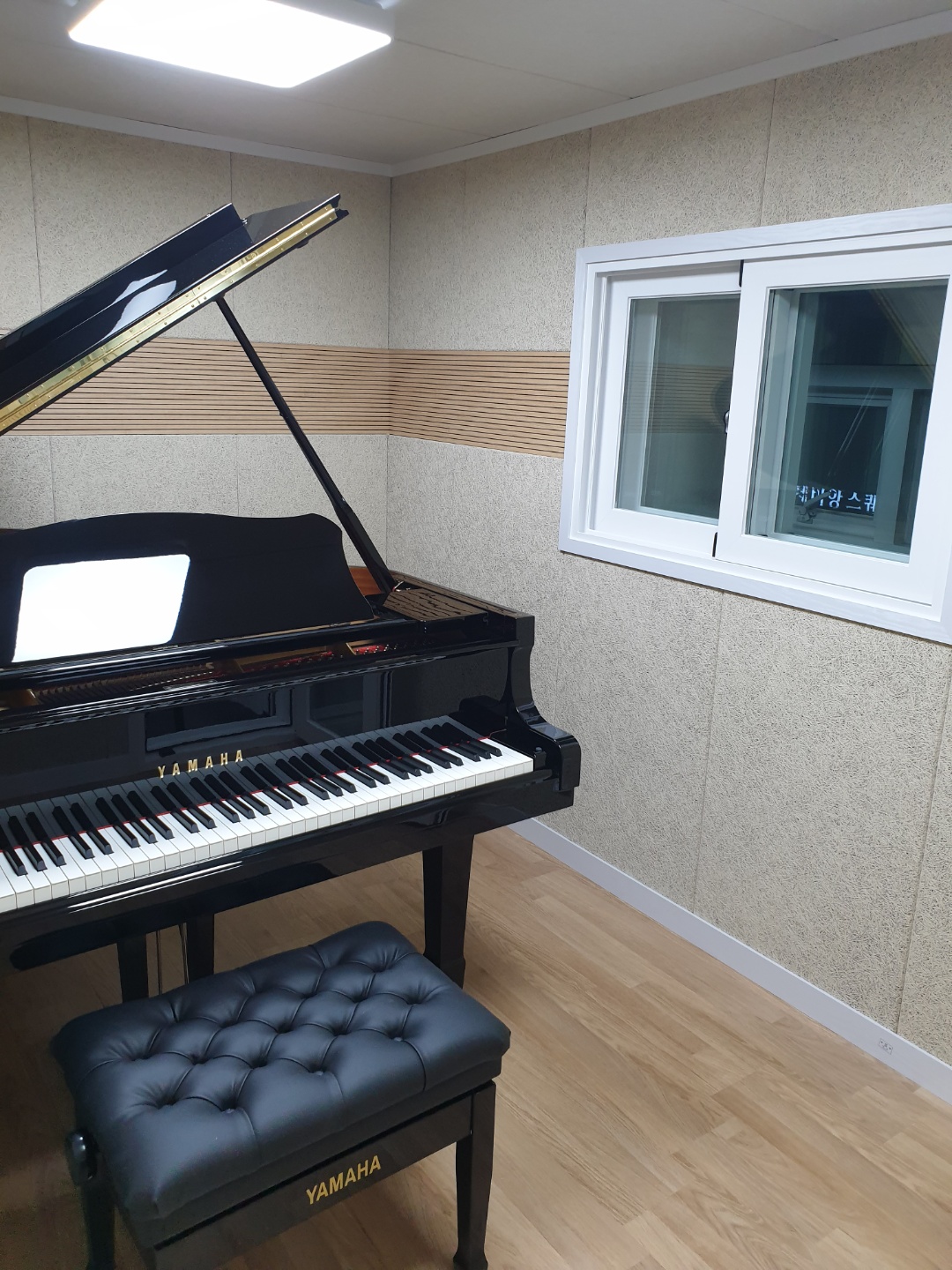 4번째 스튜디오 사진