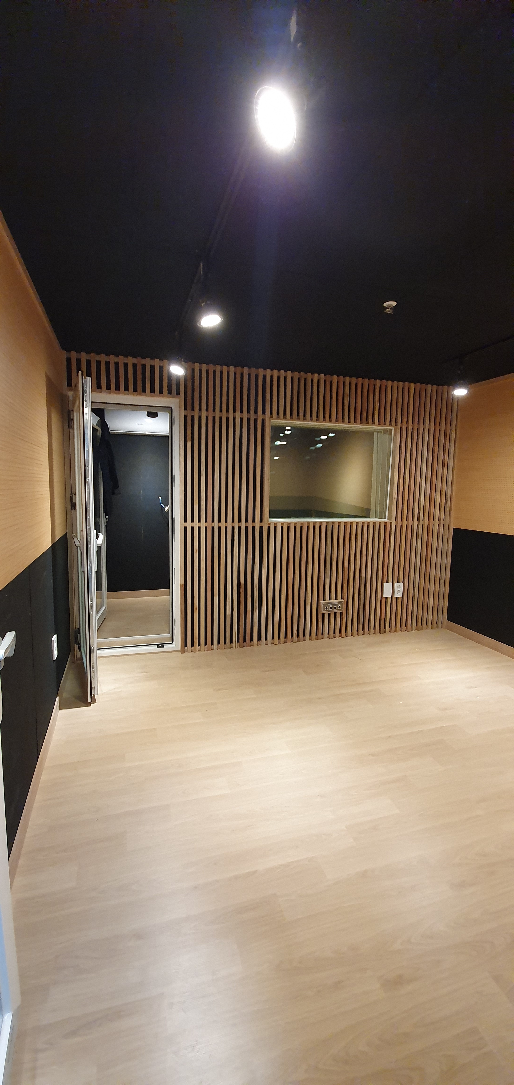 2번째 스튜디오 사진