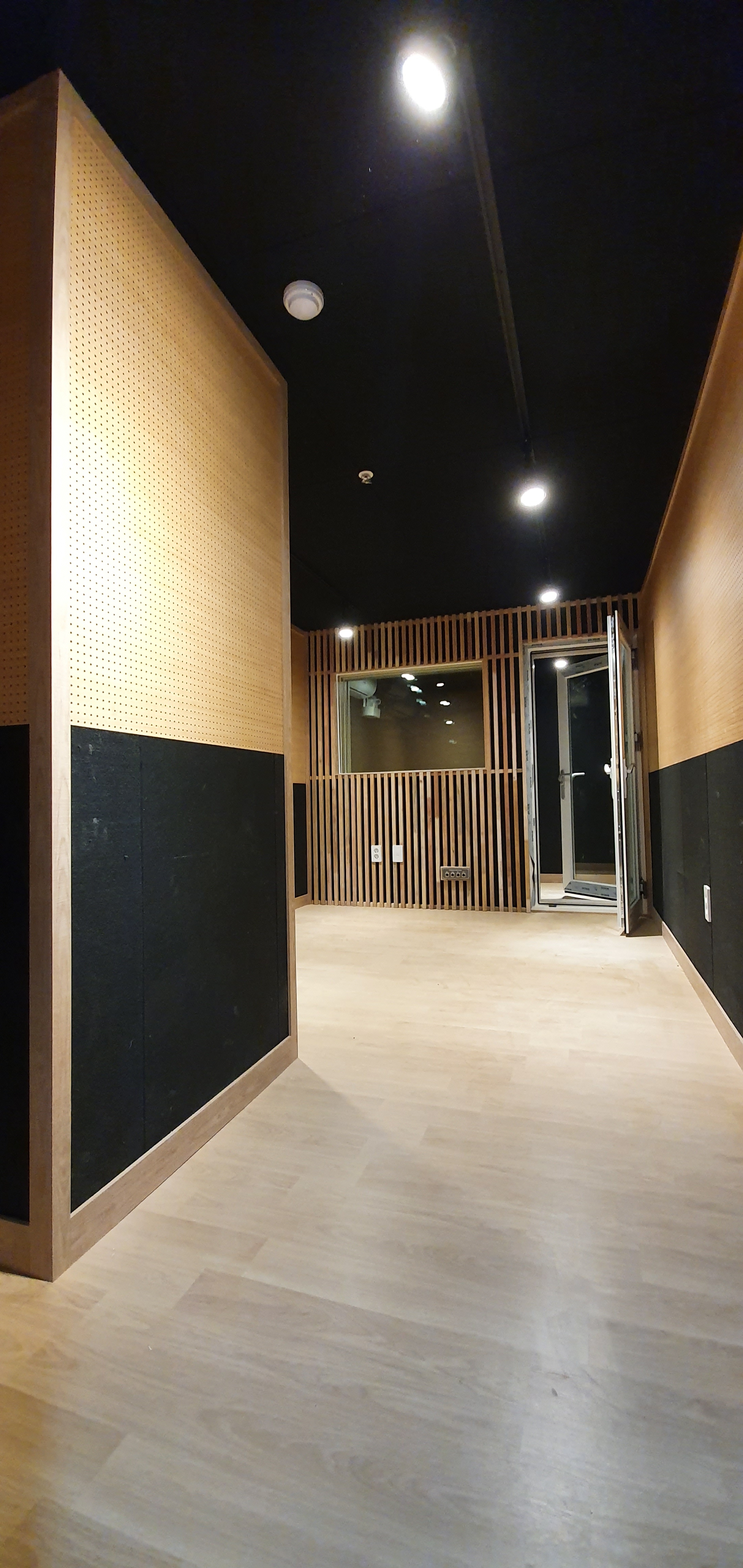 3번째 스튜디오 사진