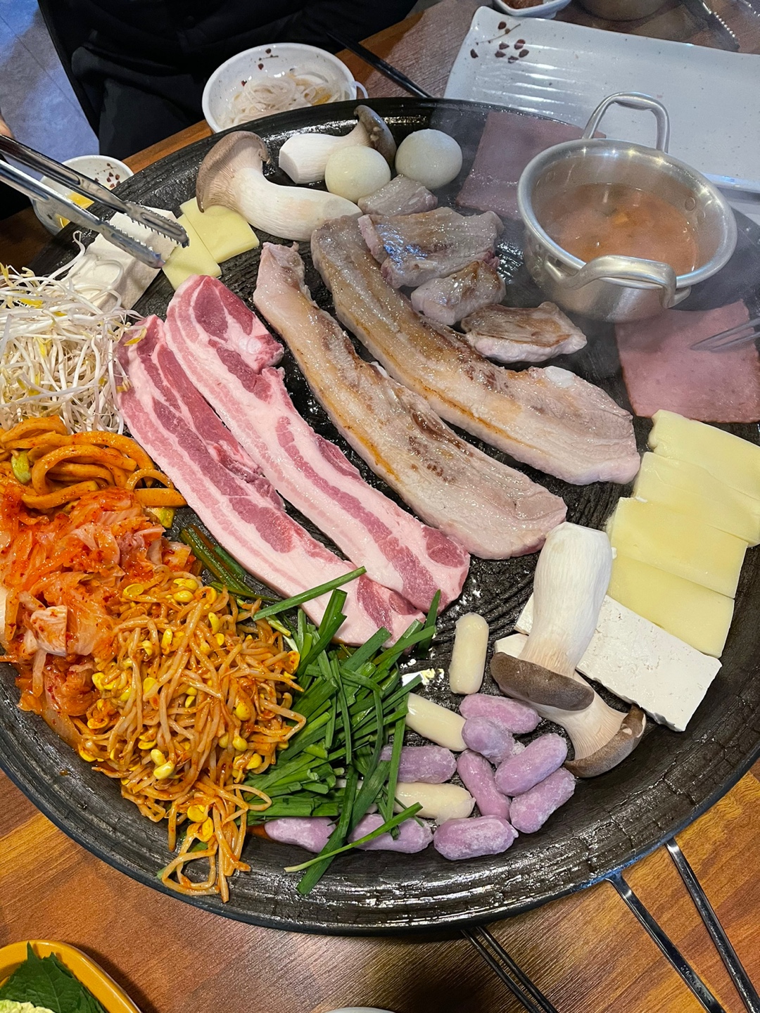 60판왕뚜껑삼겹살 봉담점