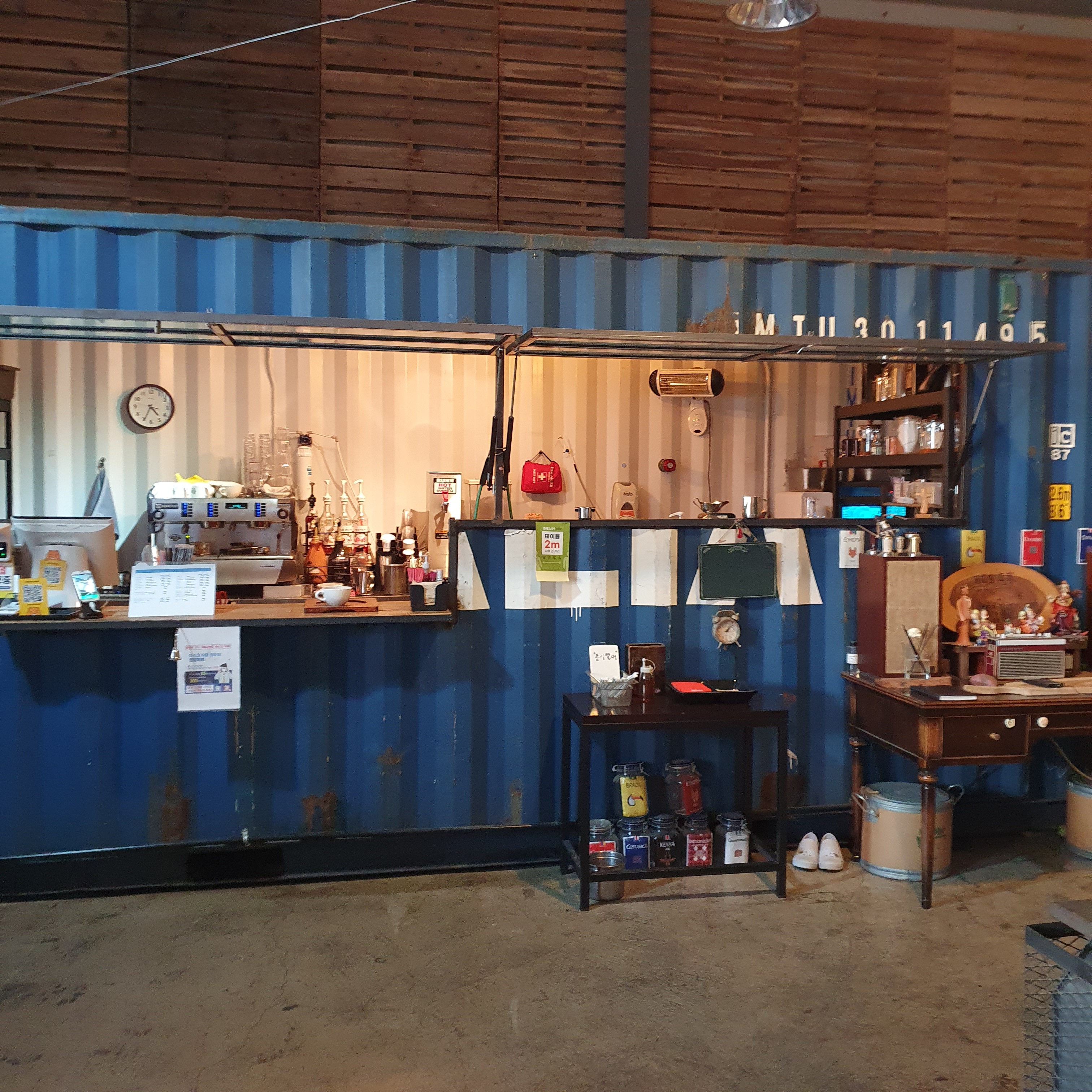 카페 리틀마리오네트 사진 2