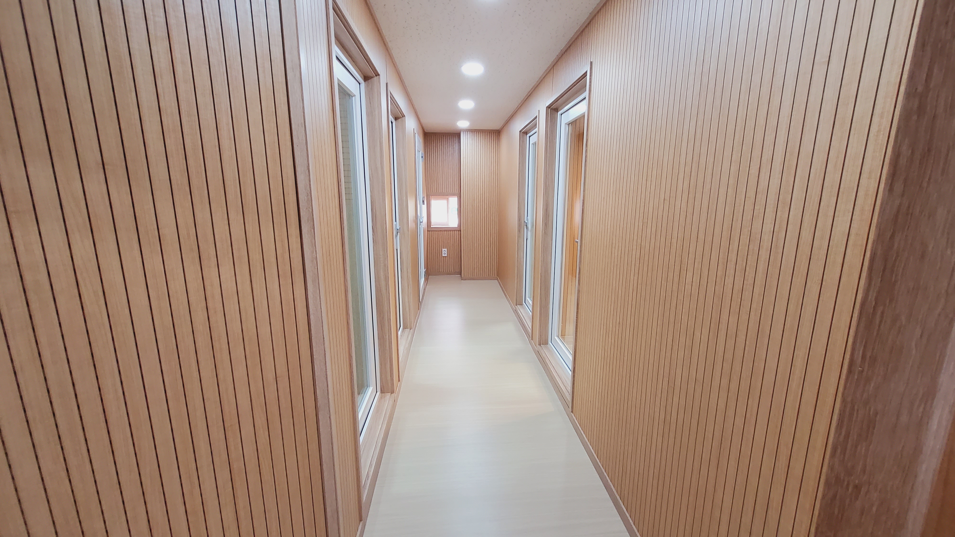 4번째 스튜디오 사진