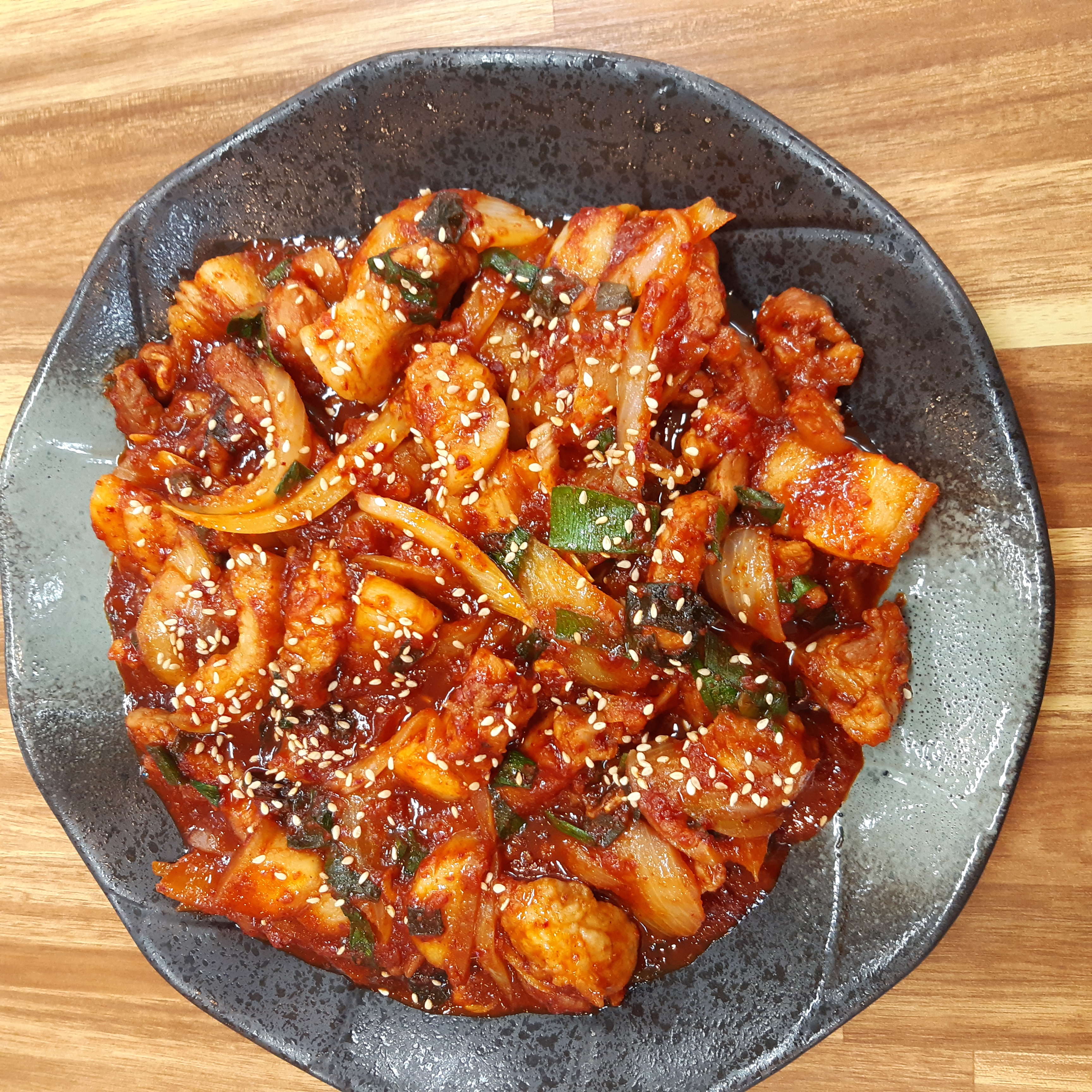 꺼먹돼지