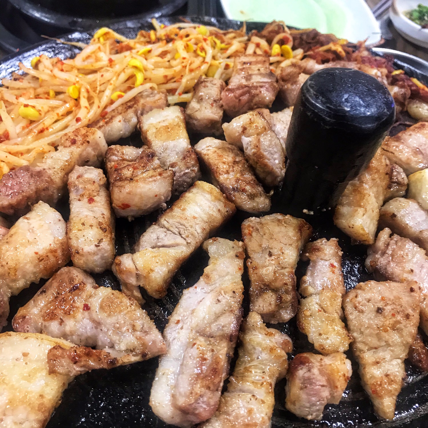 우정까망촌돼지