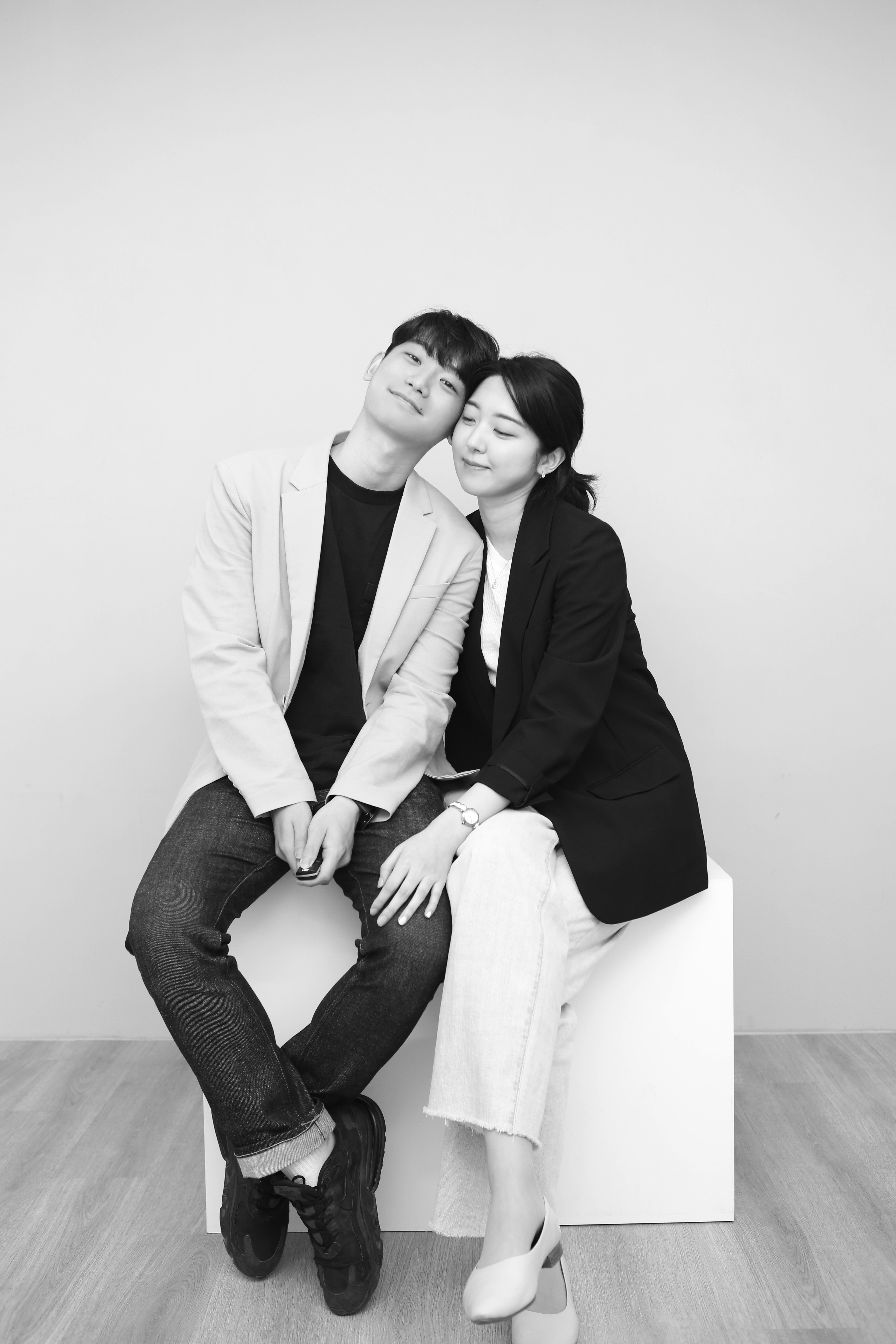 홍대 셀프사진관 데이트코스 흑백공간
