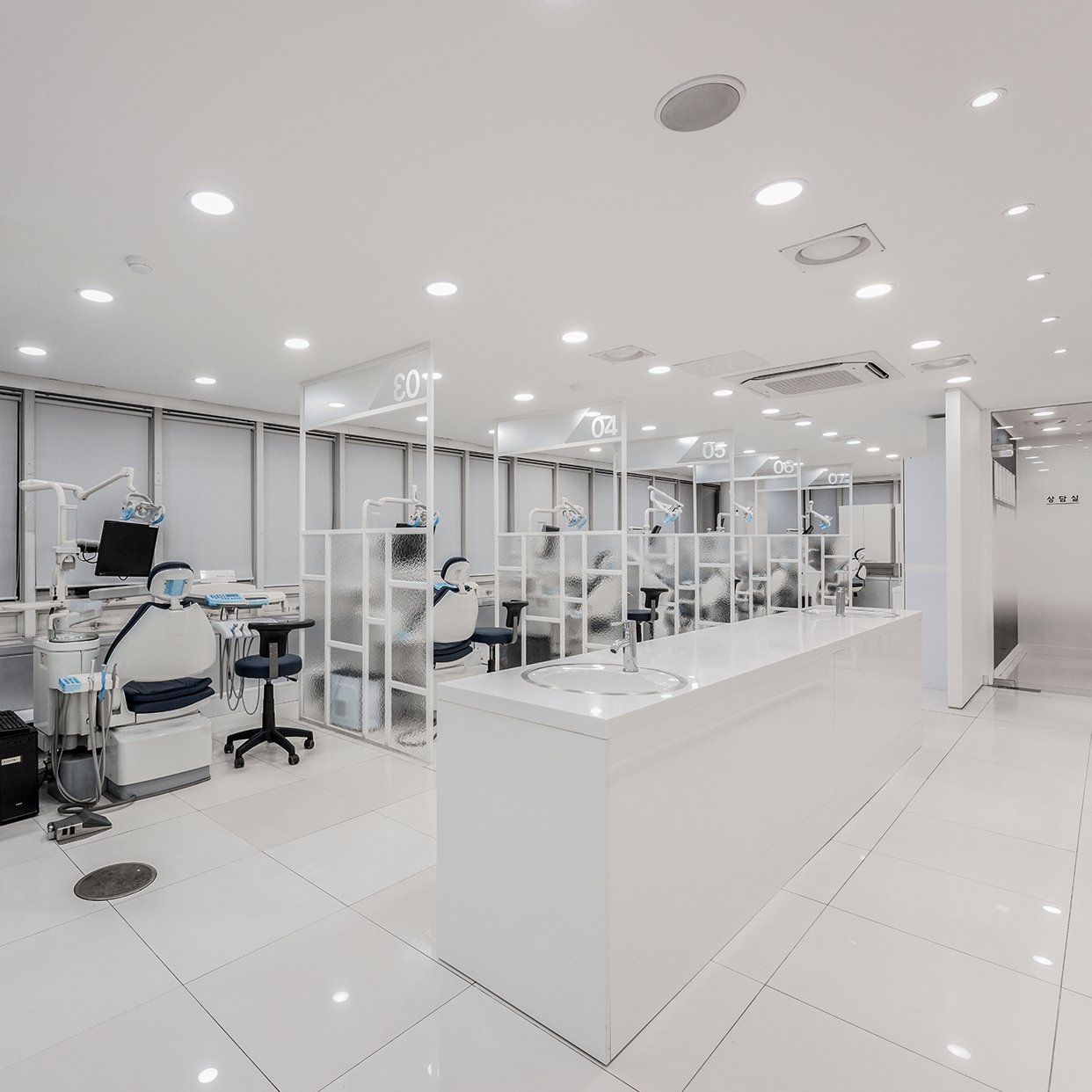 고르다치과의원 강남점 대표 이미지