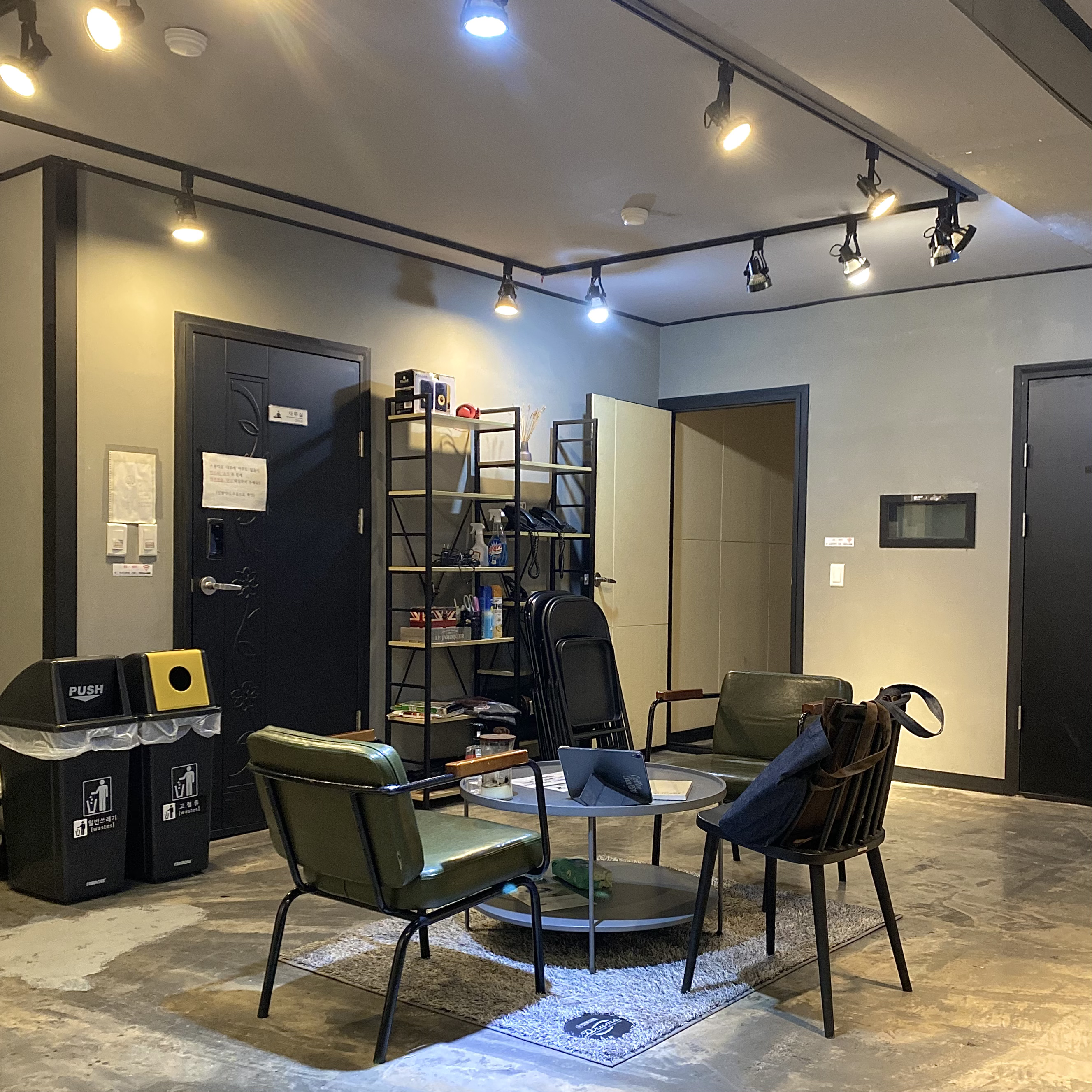 2번째 스튜디오 사진