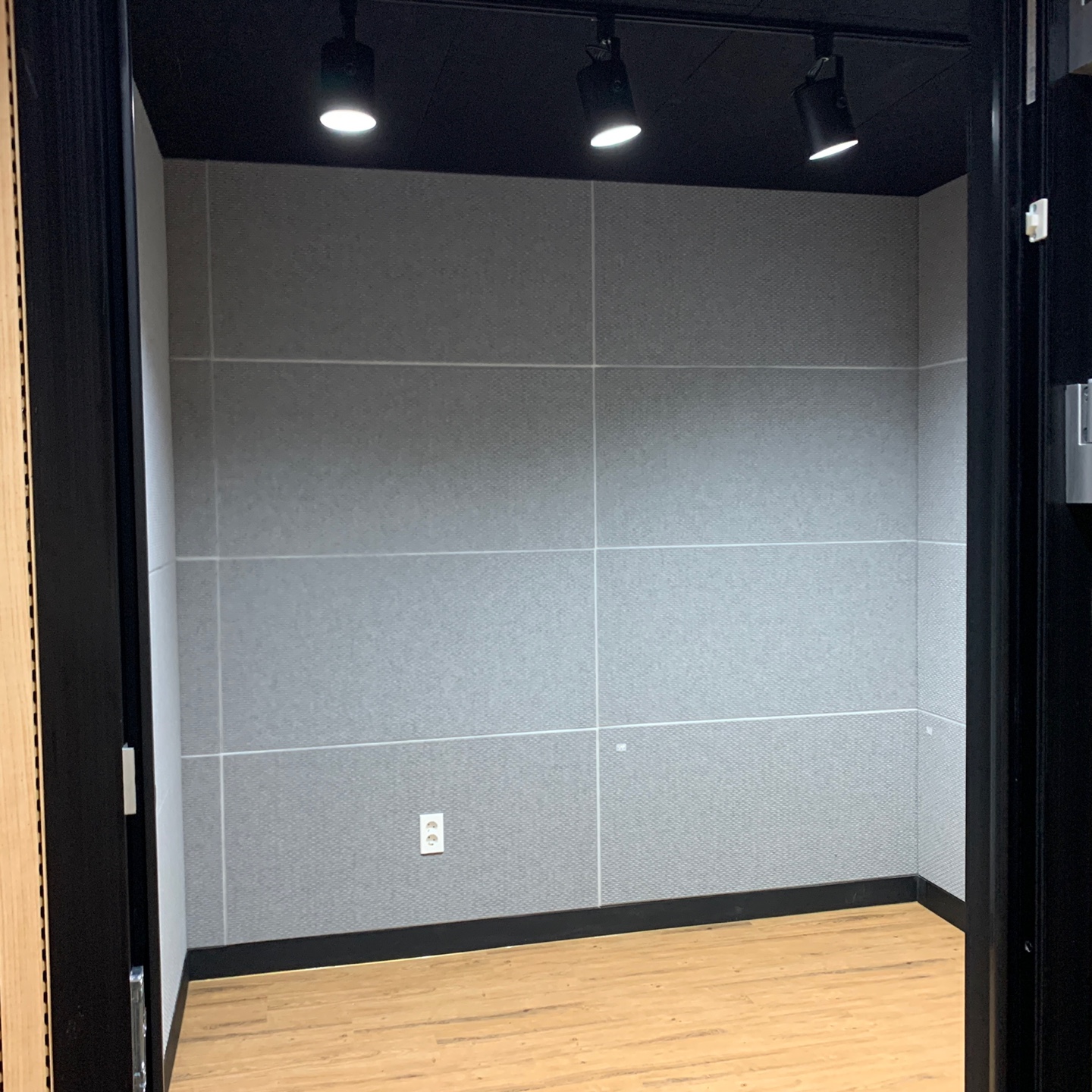 4번째 스튜디오 사진