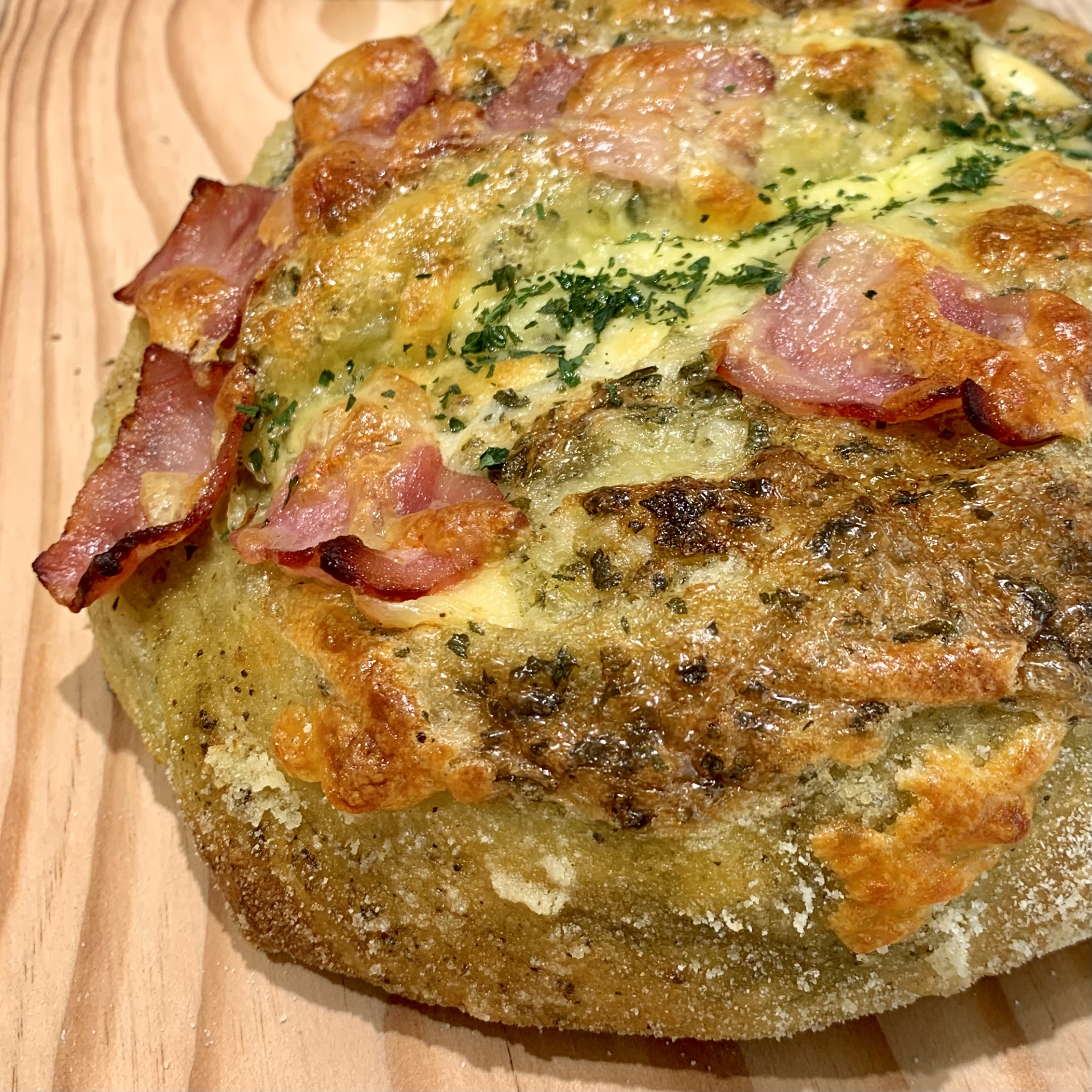 바질 메이컨 치즈 치아바타