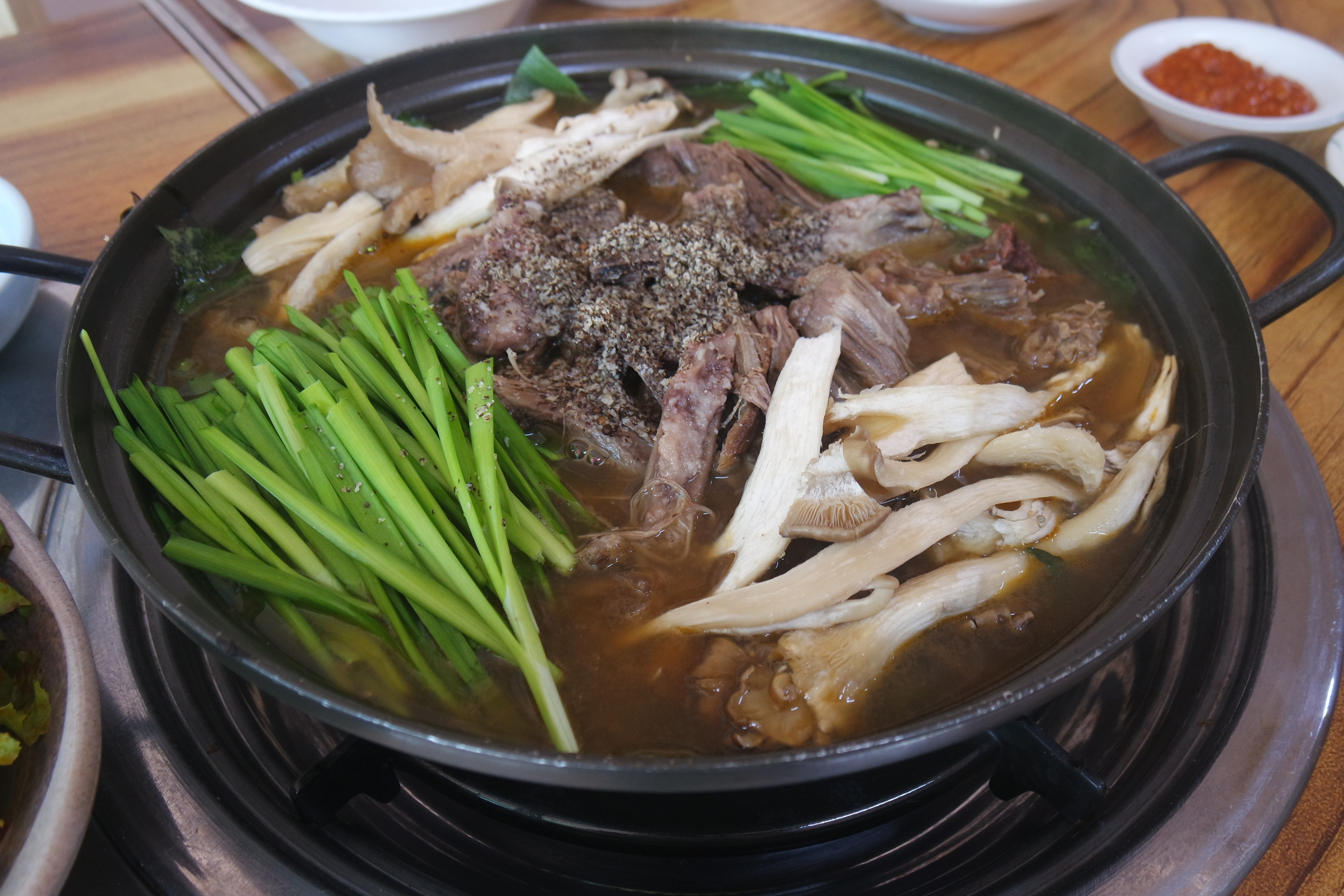 용문흑염소전문